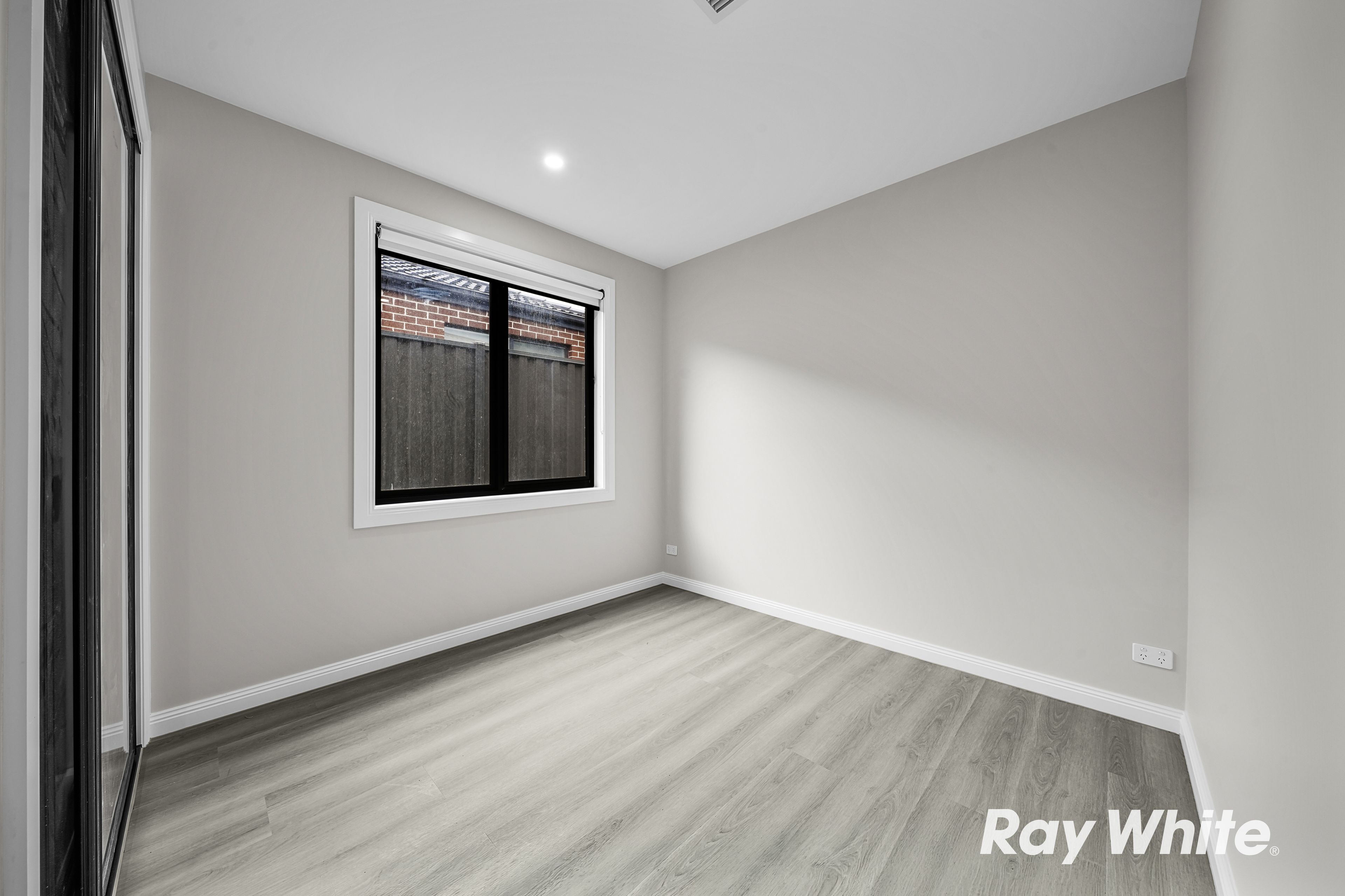48 Pulchella Crescent — photo 13 of 21
