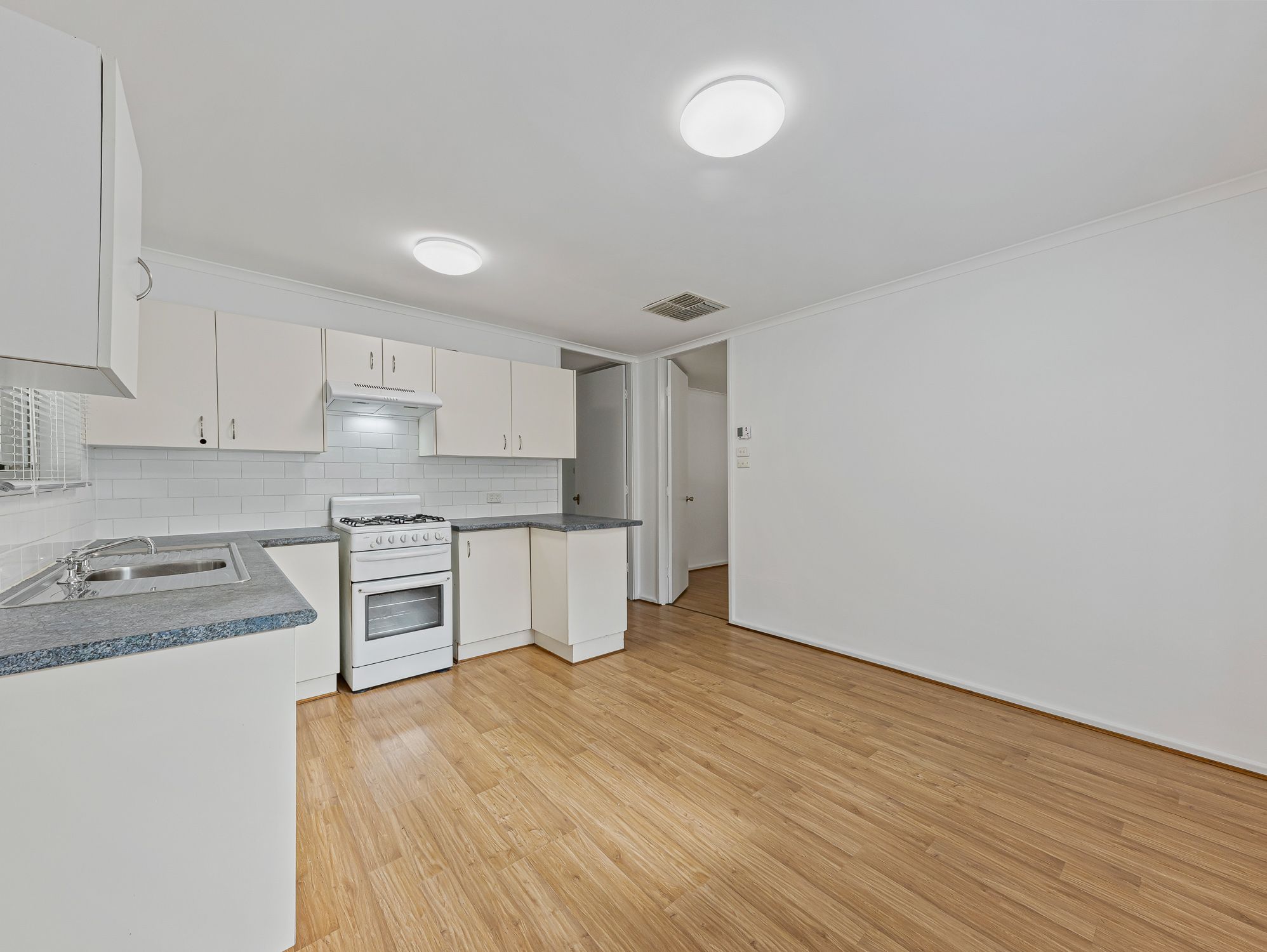 28 Waratah Crescent, West Albury, NSW 2640