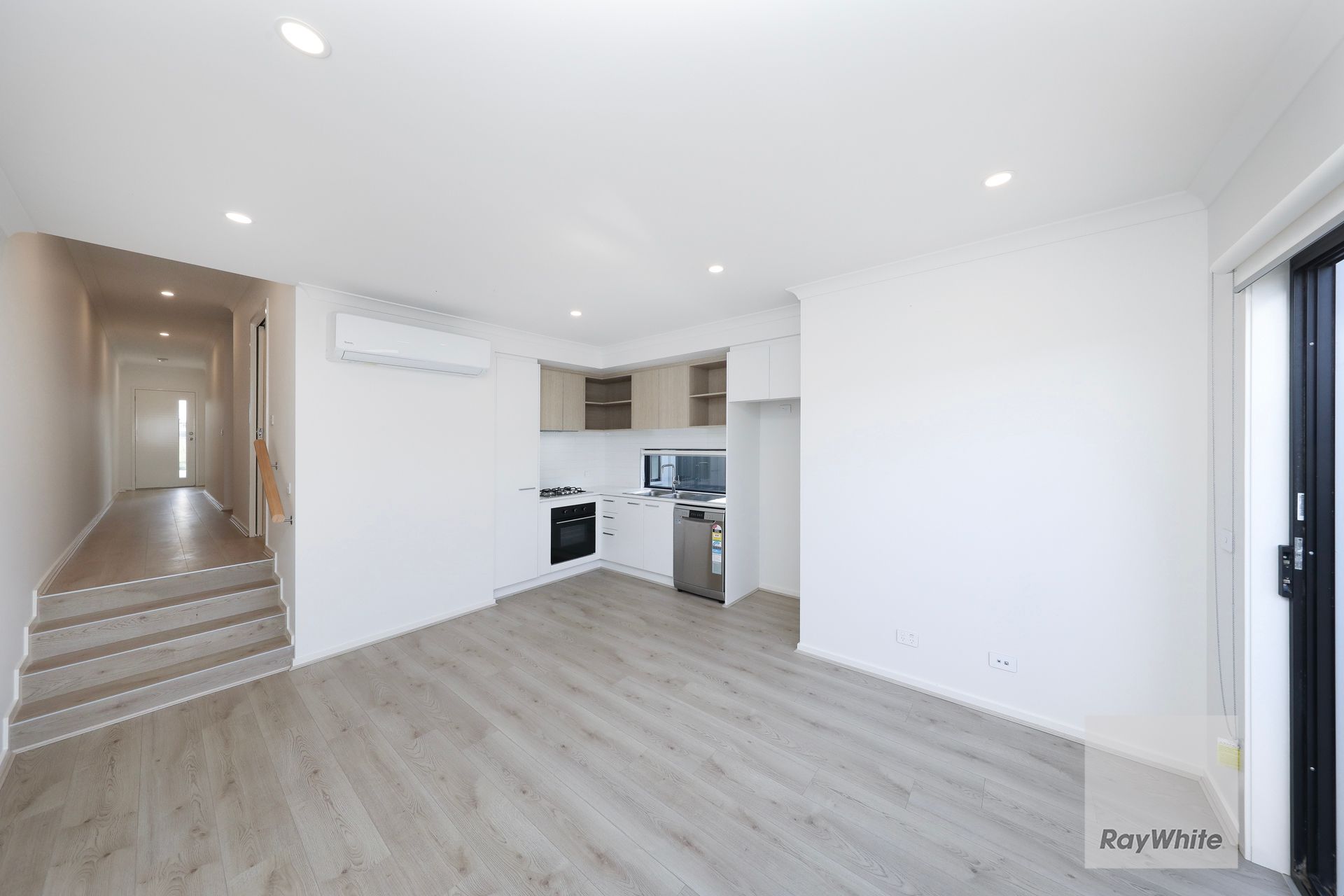 8 Cosgrove Drive — photo 4 of 14