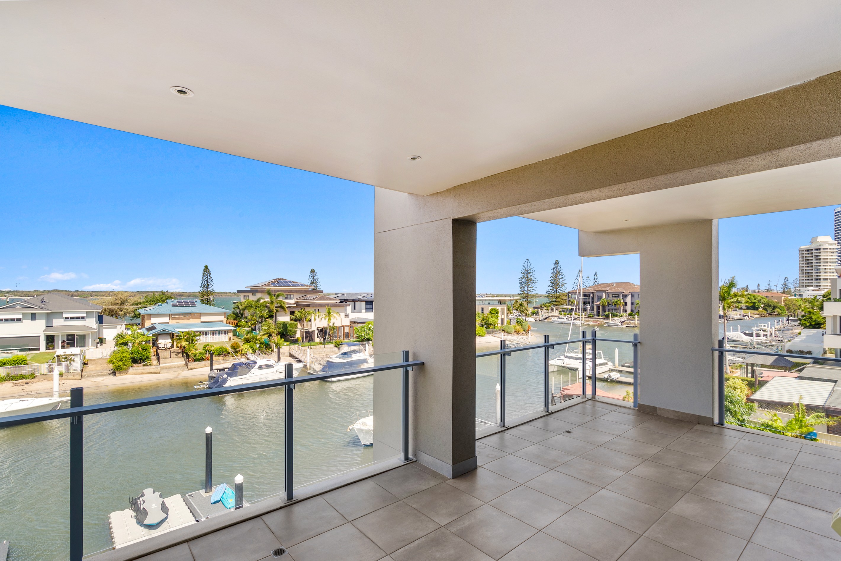 3/11 Canal Avenue, Runaway Bay, QLD 4216