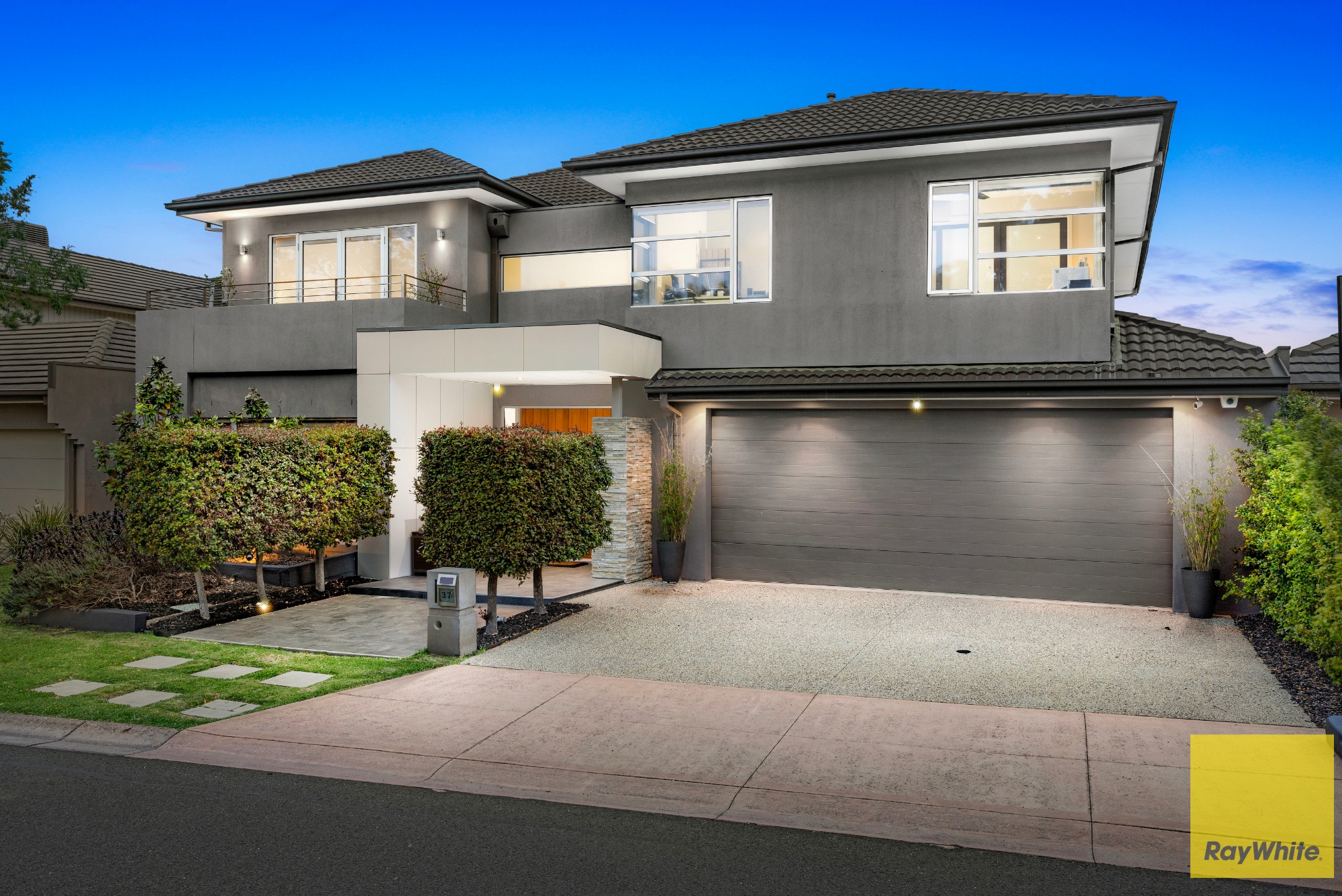 37 Vaucluse Boulevard, Sanctuary Lakes, VIC 3030