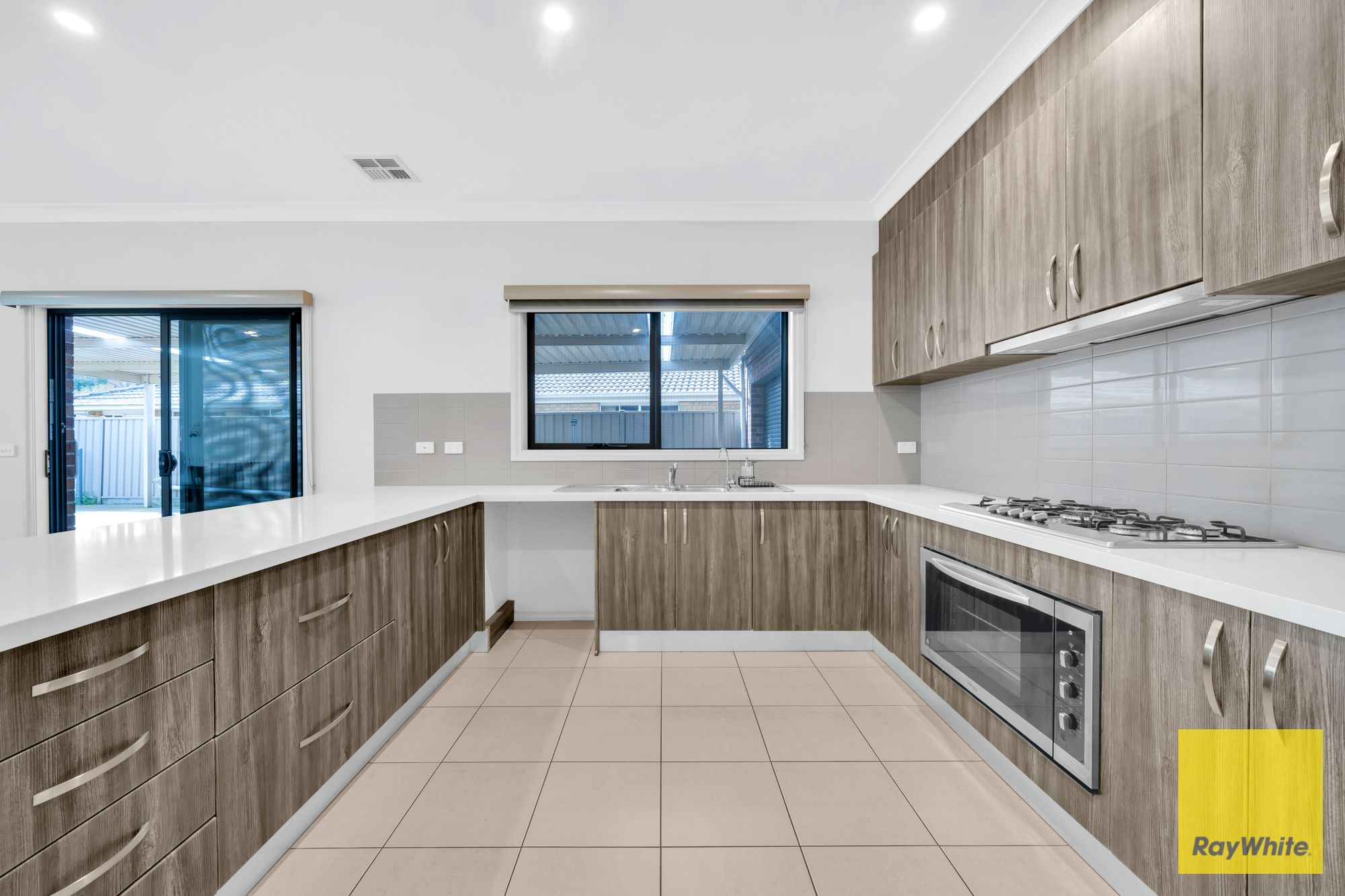 12 Mckenzie Crescent — photo 9 of 26