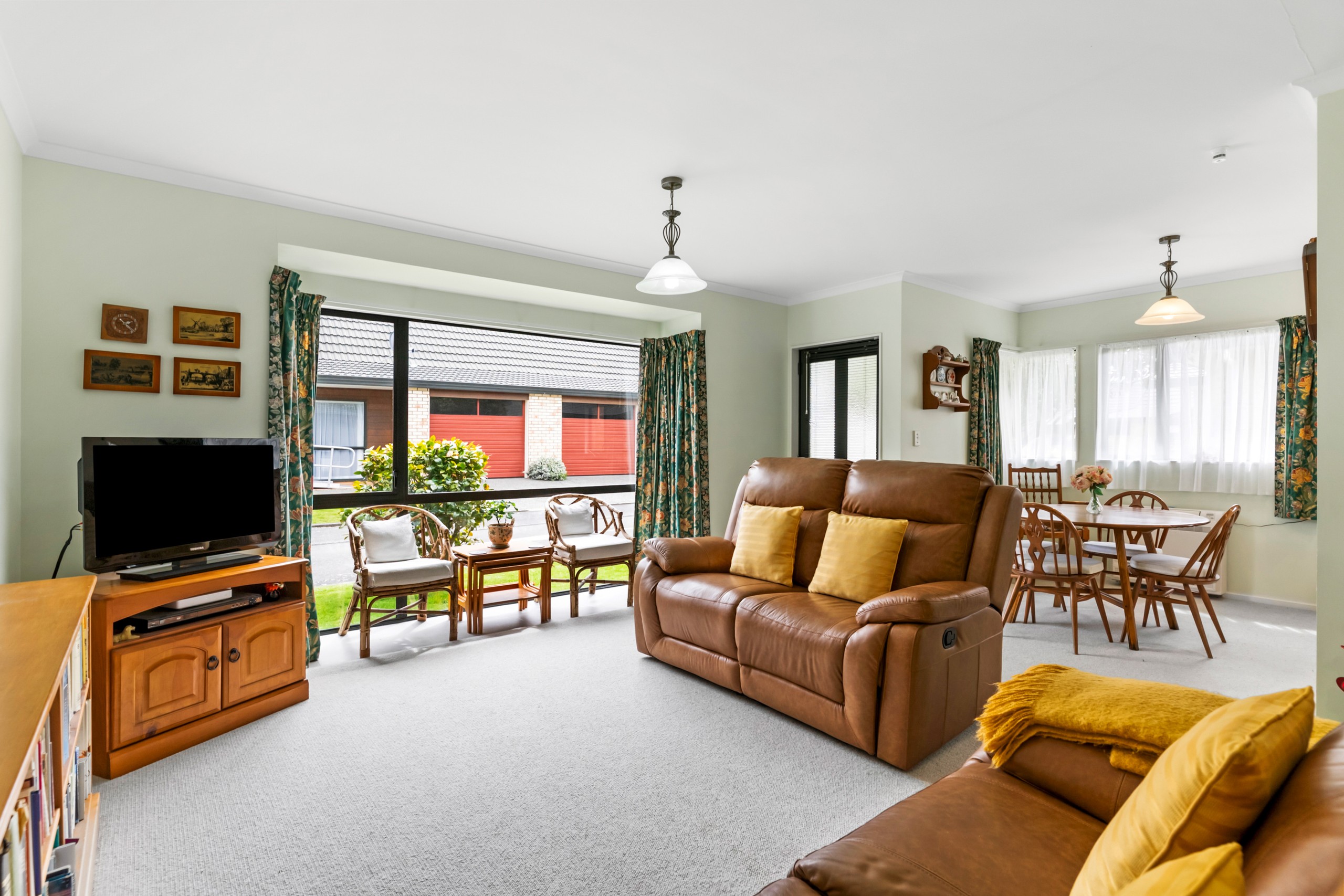 33/42 Main Road, Tawa, Wellington City
