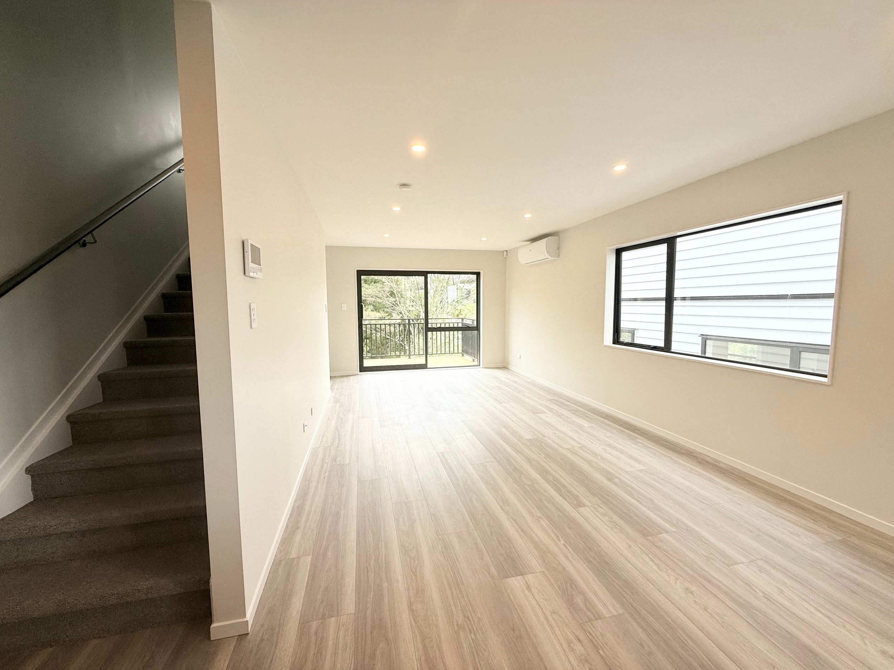 29b Downing Street, Glenfield, North Shore City