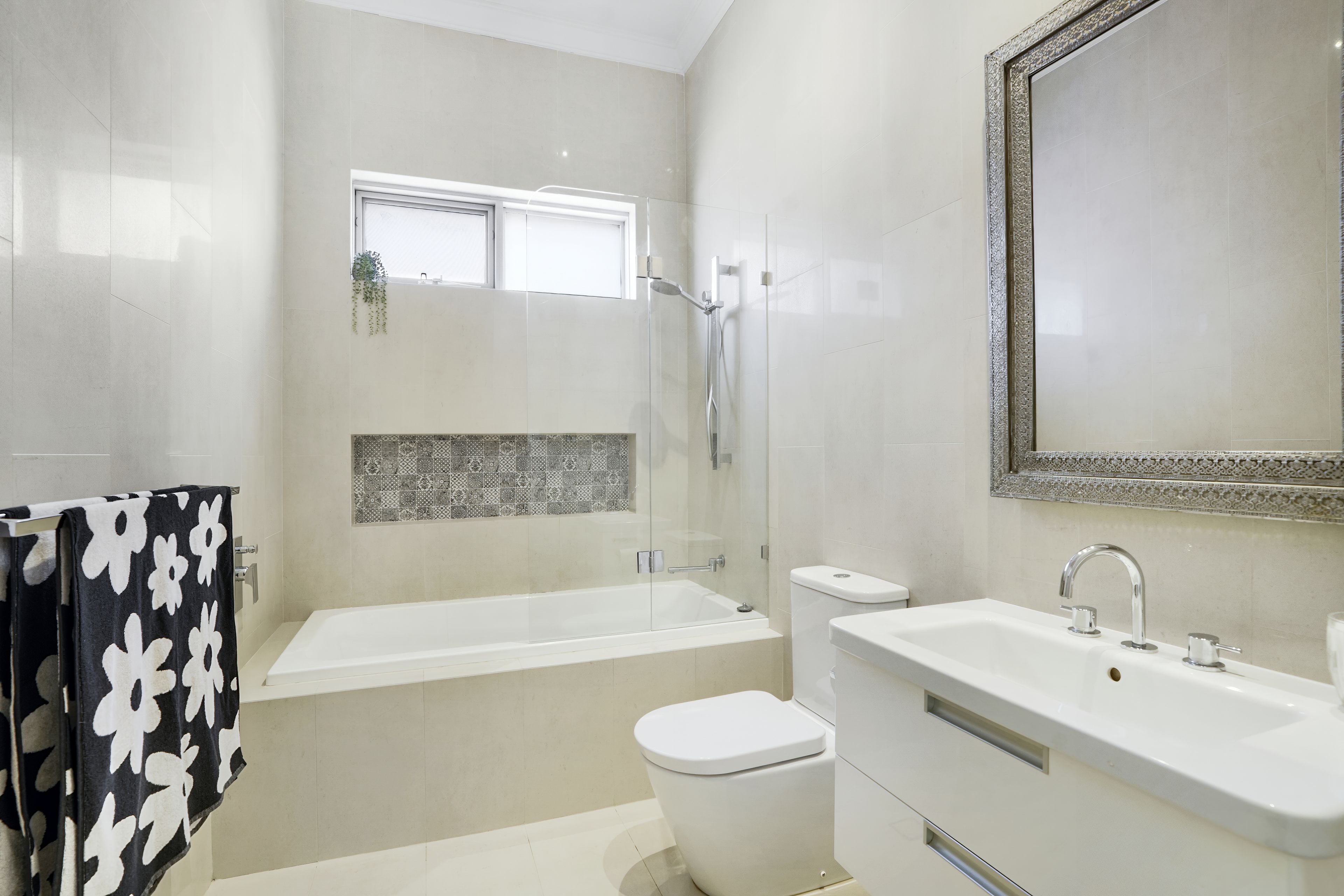 32 Buxton Street — photo 9 of 30