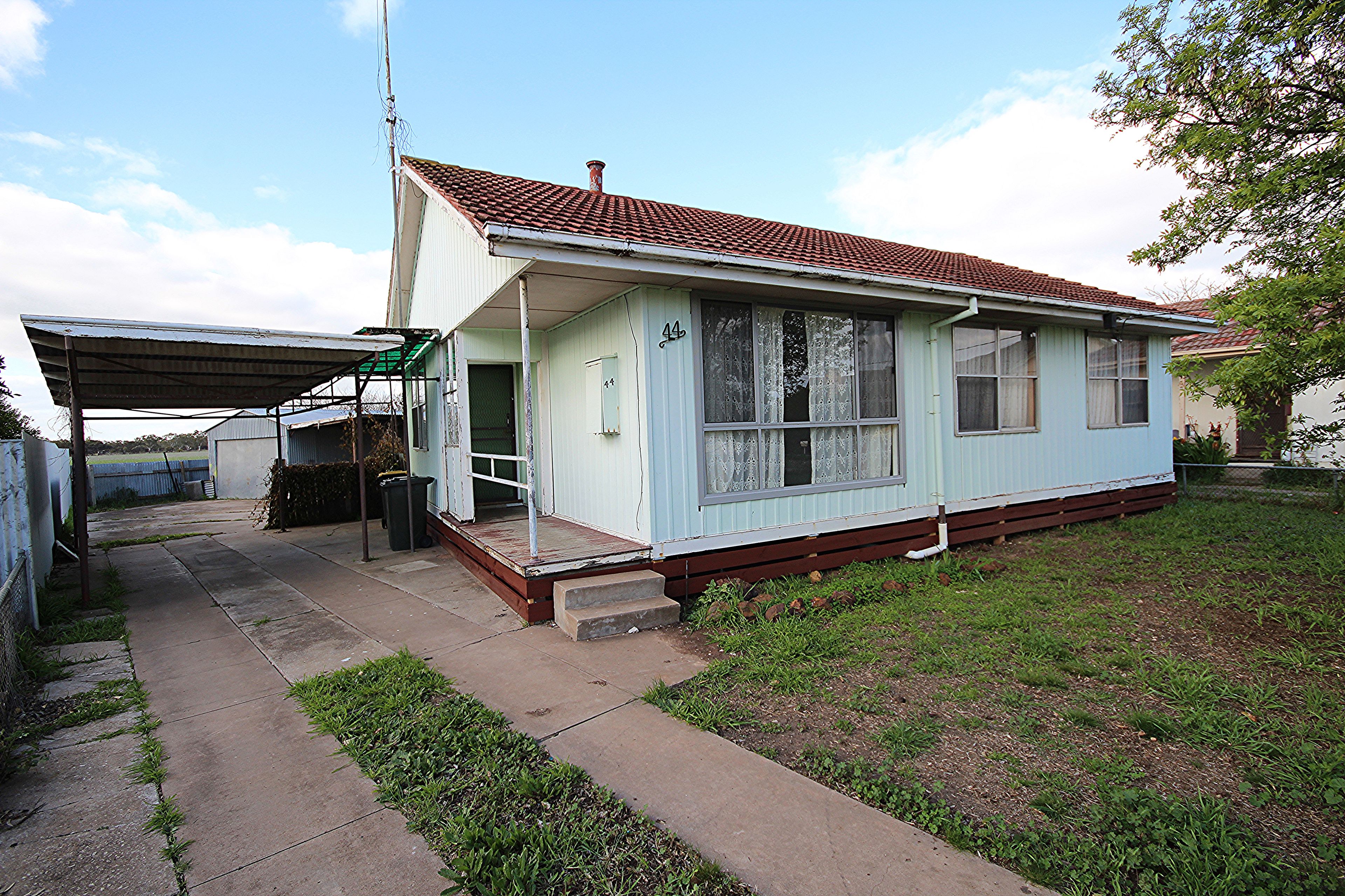 44 Winifred Street, Horsham VIC 3400