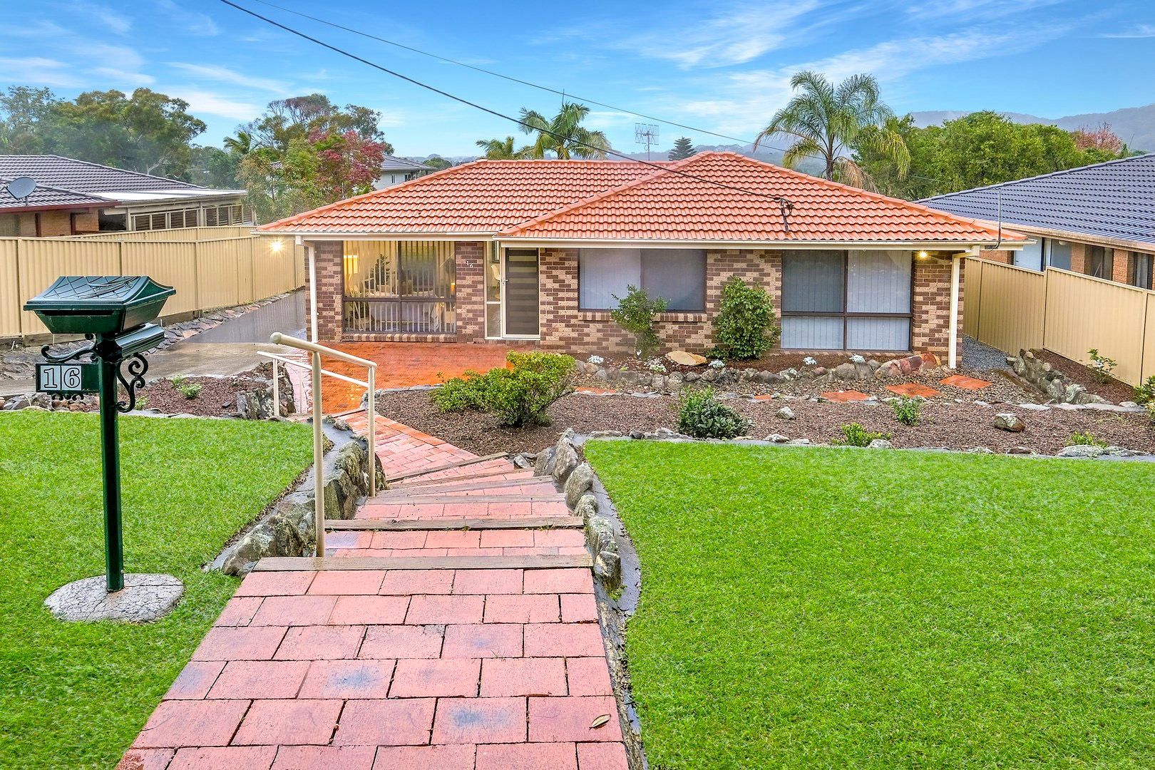 16 Jessica Street, Bateau Bay NSW 2261