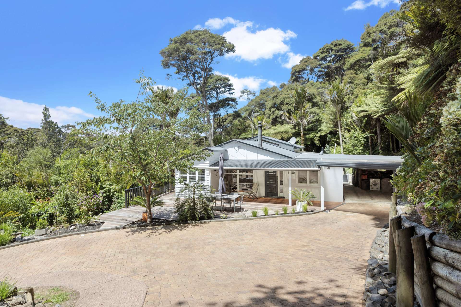 1003 Huia Road photo 1