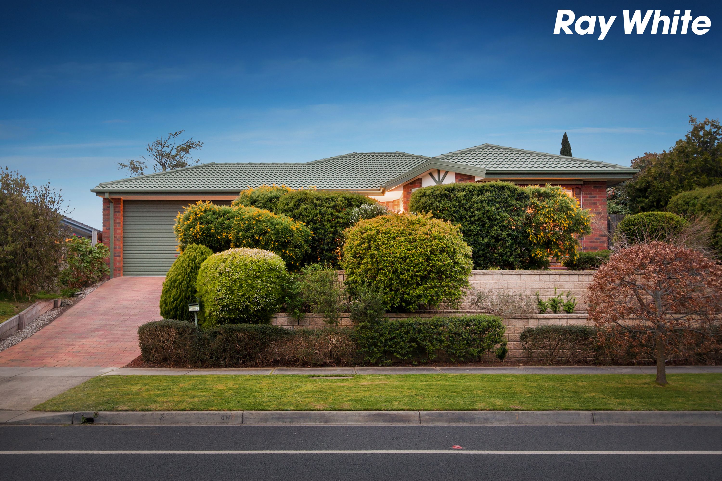 7 Leigh Drive, Pakenham, VIC 3810