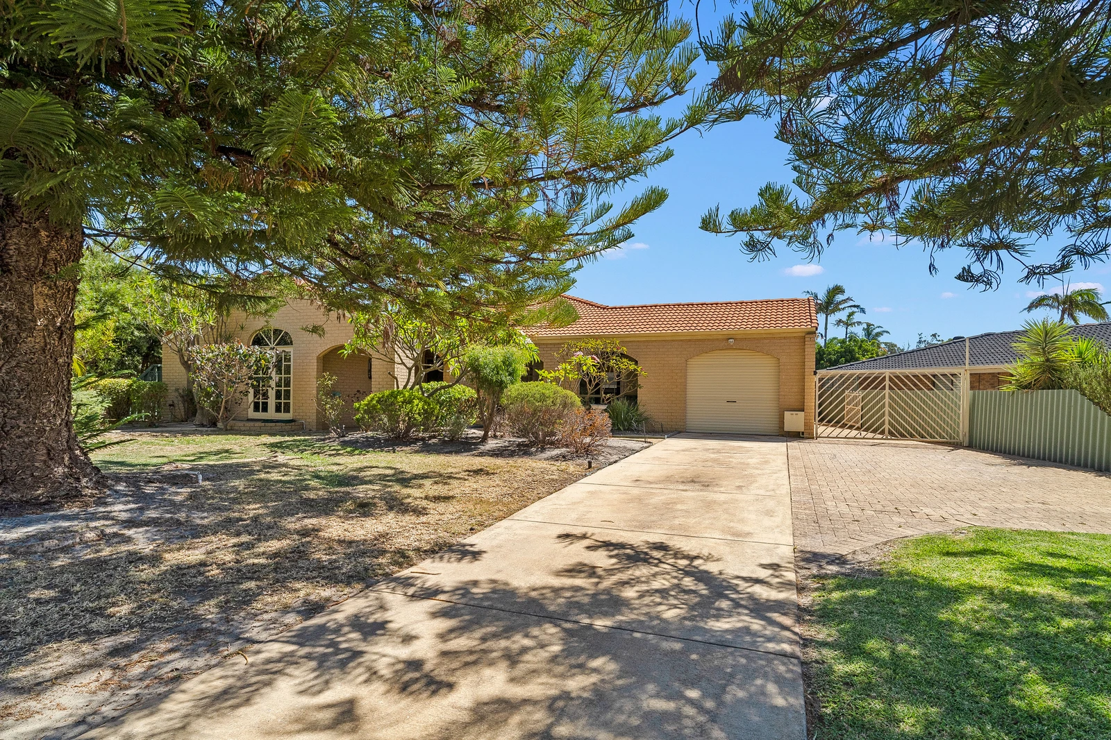 7 Balmoral Parade, Halls Head, WA 6210