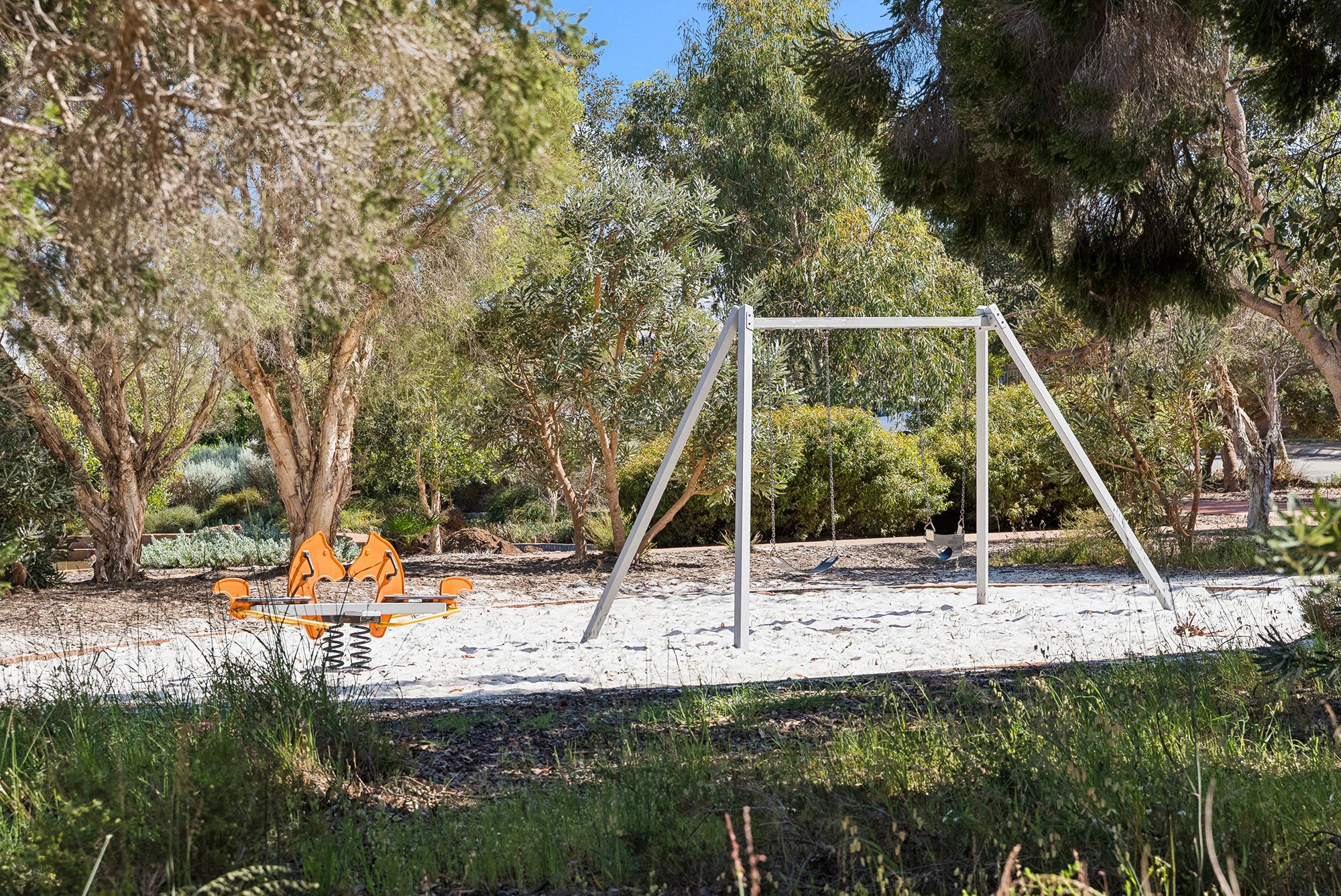 27 Redstone Trail — photo 3 of 23