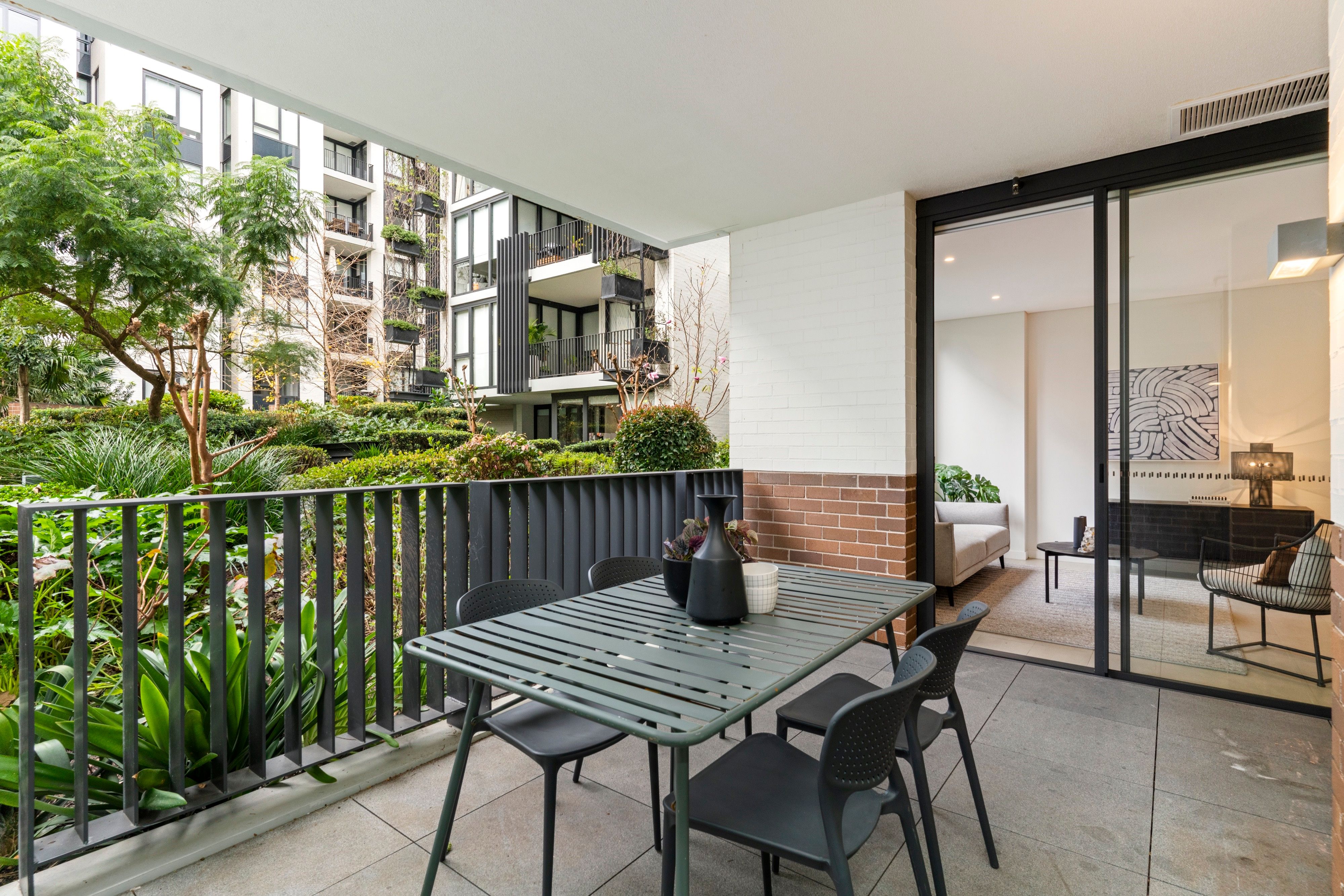 121/1A The Crescent, Forest Lodge, NSW 2037