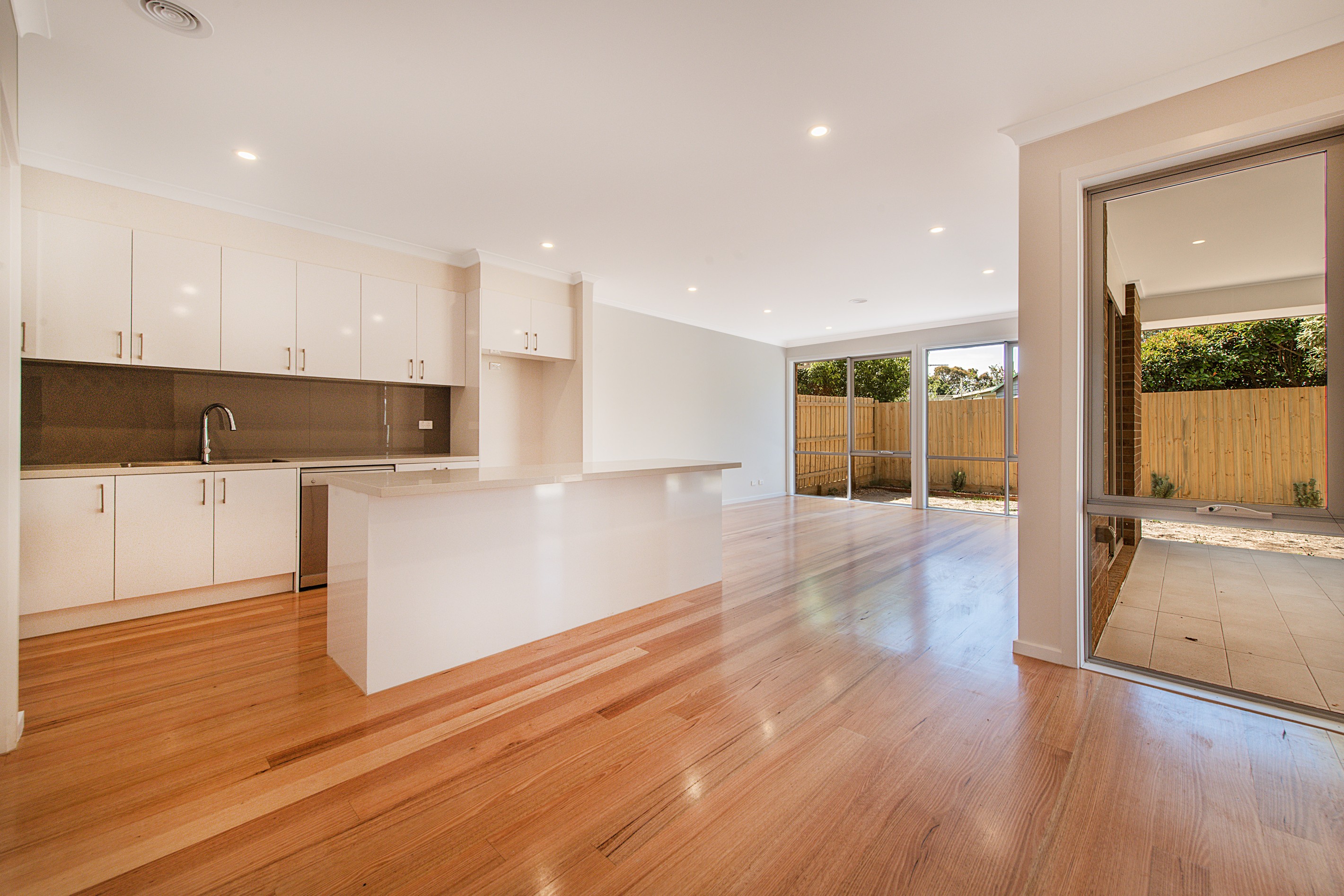 2/83 Kathryn Road, Knoxfield, VIC 3180