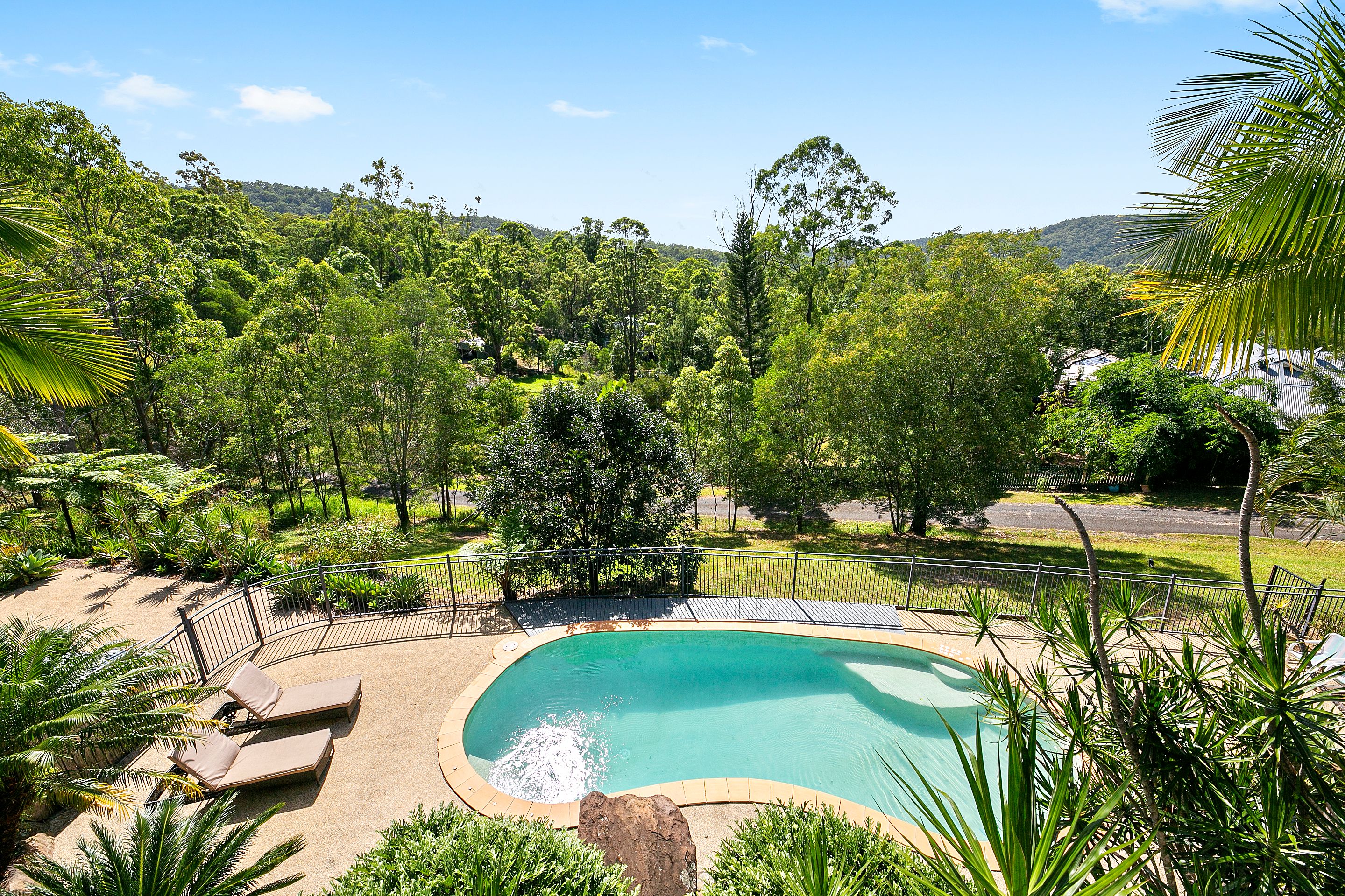 27 Ferny Ridge Court, Bonogin, QLD 4213