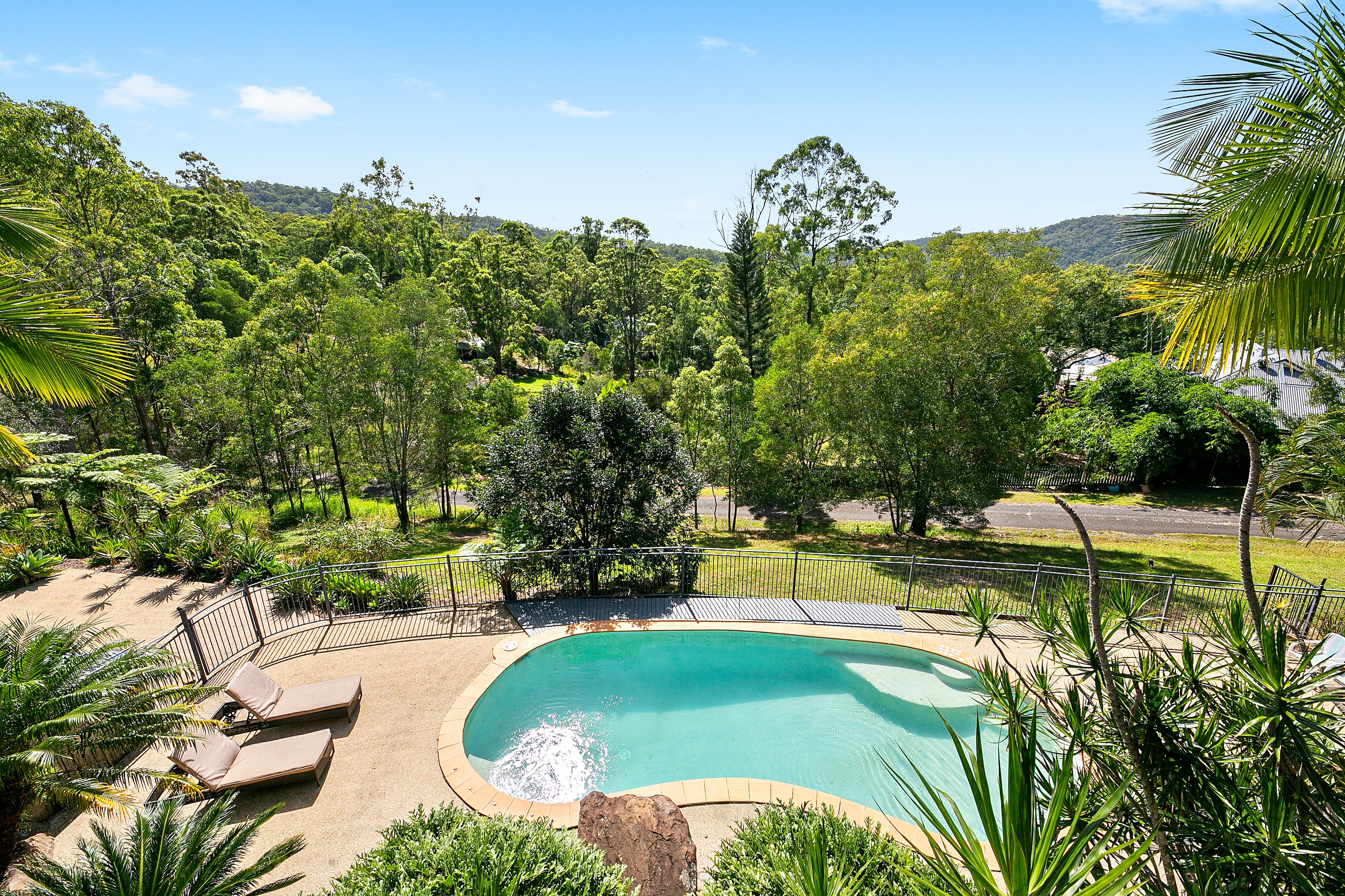 27 Ferny Ridge Court, Bonogin, QLD 4213