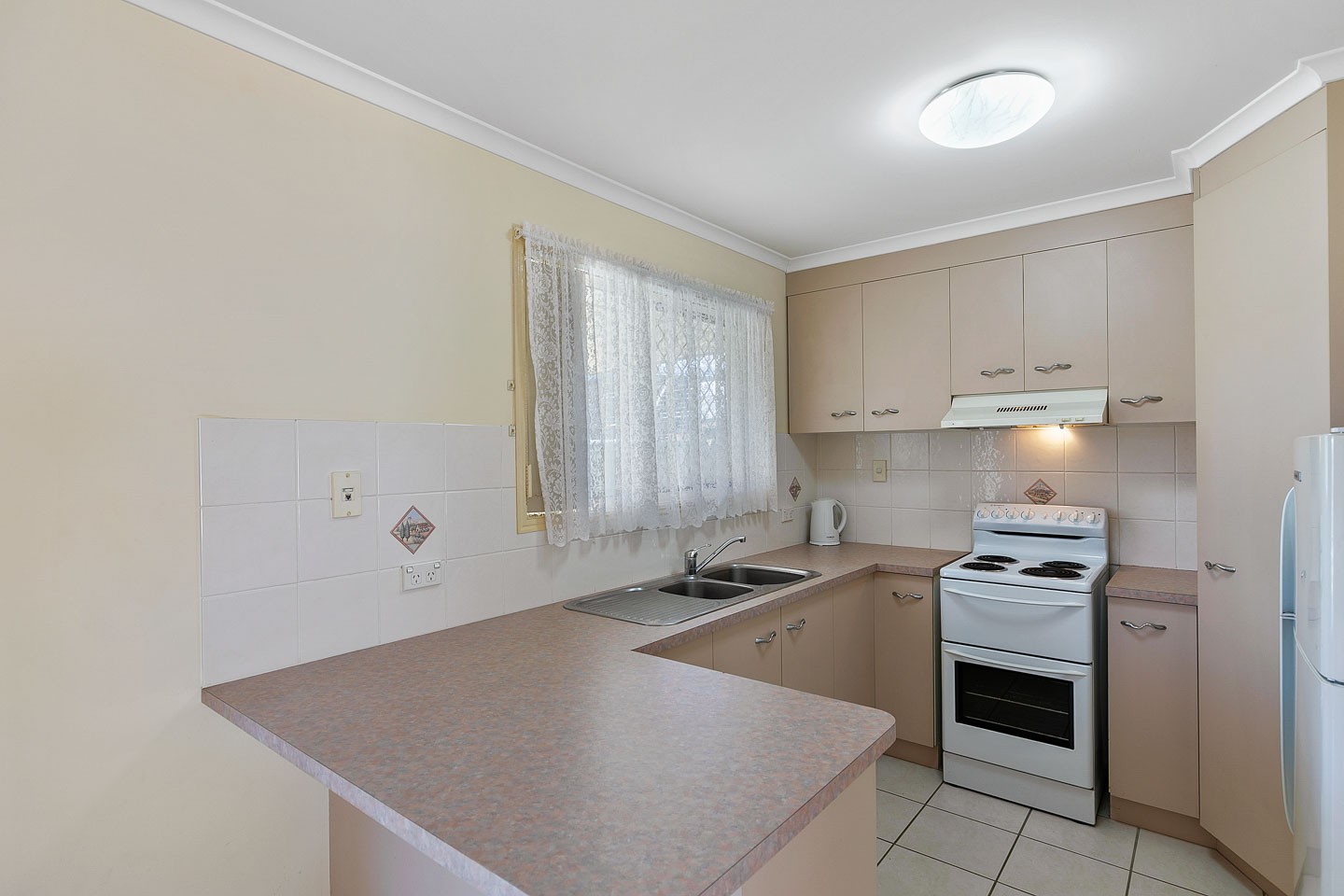 10 Elliot Court, Eli Waters, QLD 4655