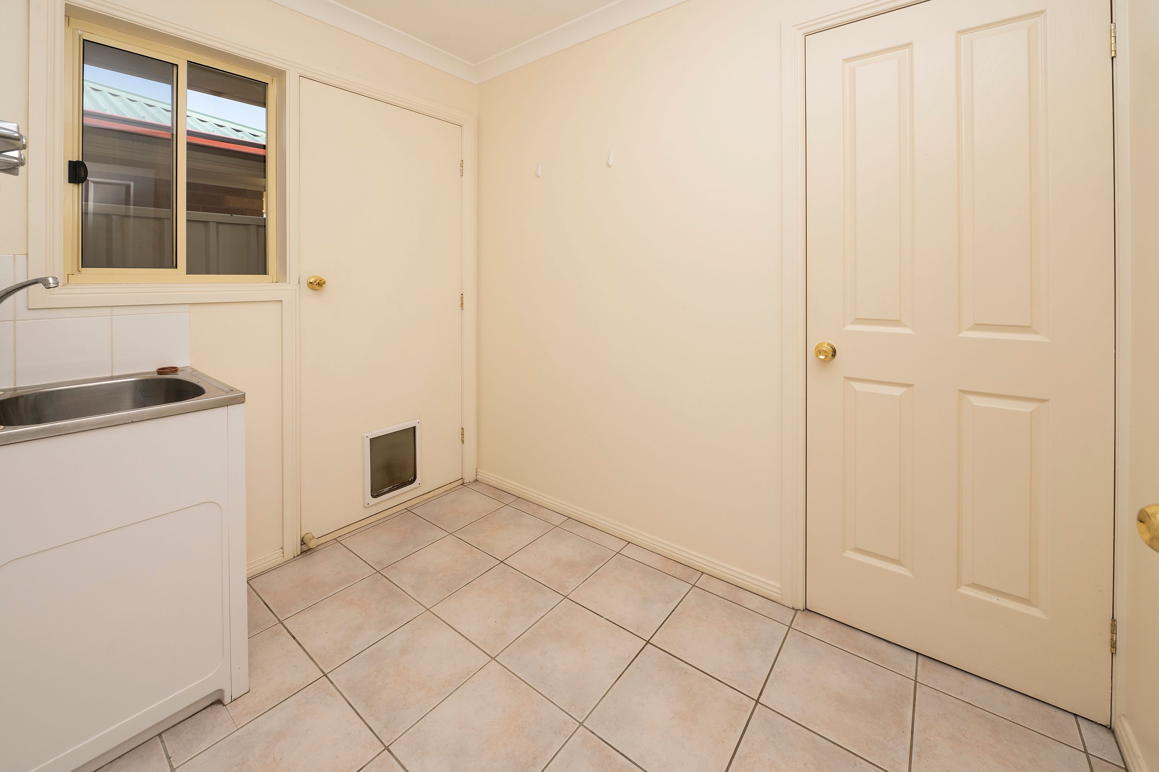 2/131 Stradbroke Avenue — photo 13 of 16