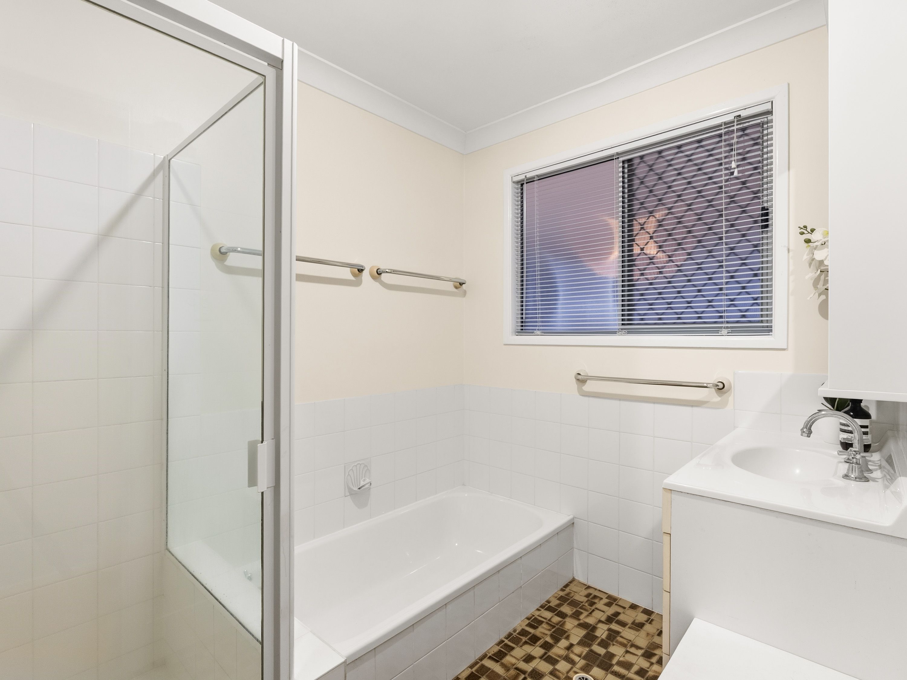 7 Avenell Street — photo 10 of 24