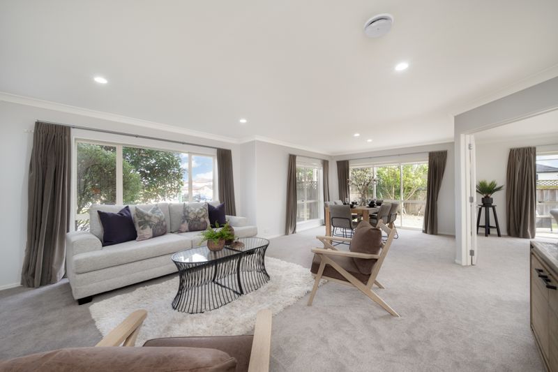 2 Silverwood Drive, Dannemora, Manukau City