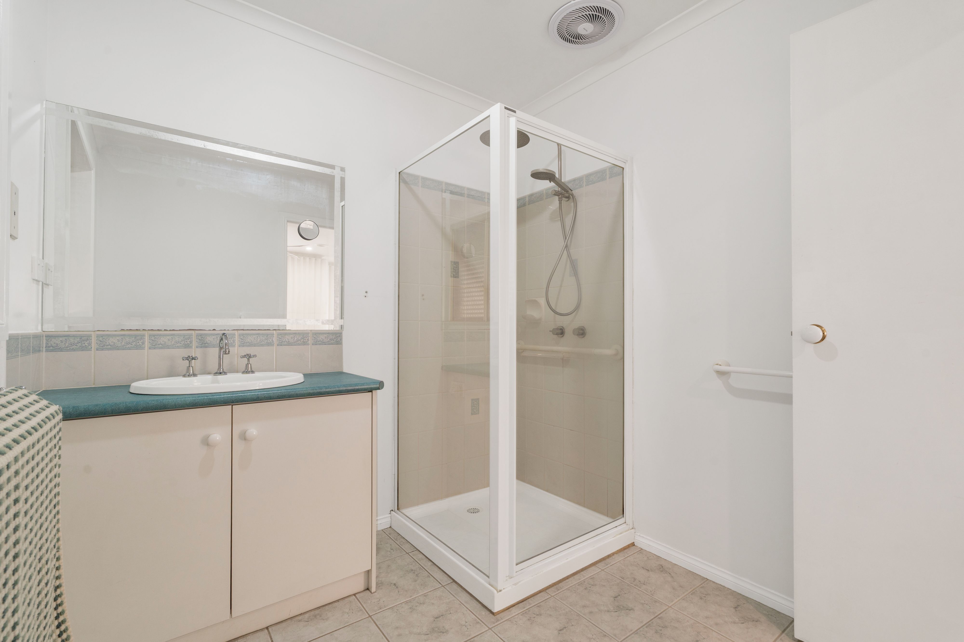 44 Abercarn Avenue — photo 15 of 27