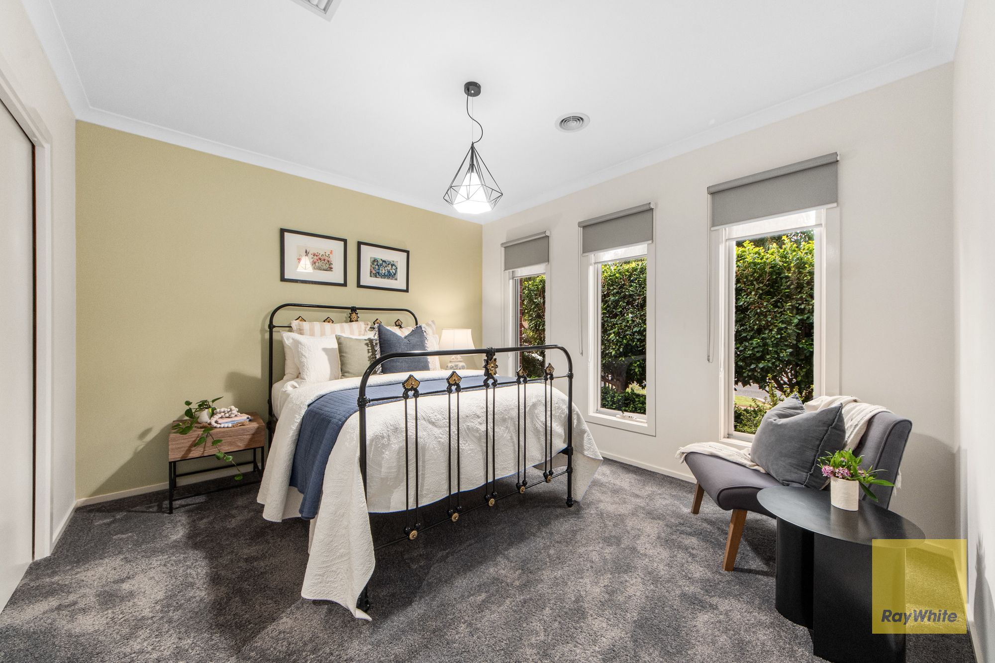 27 Albanvale Drive — photo 3 of 20