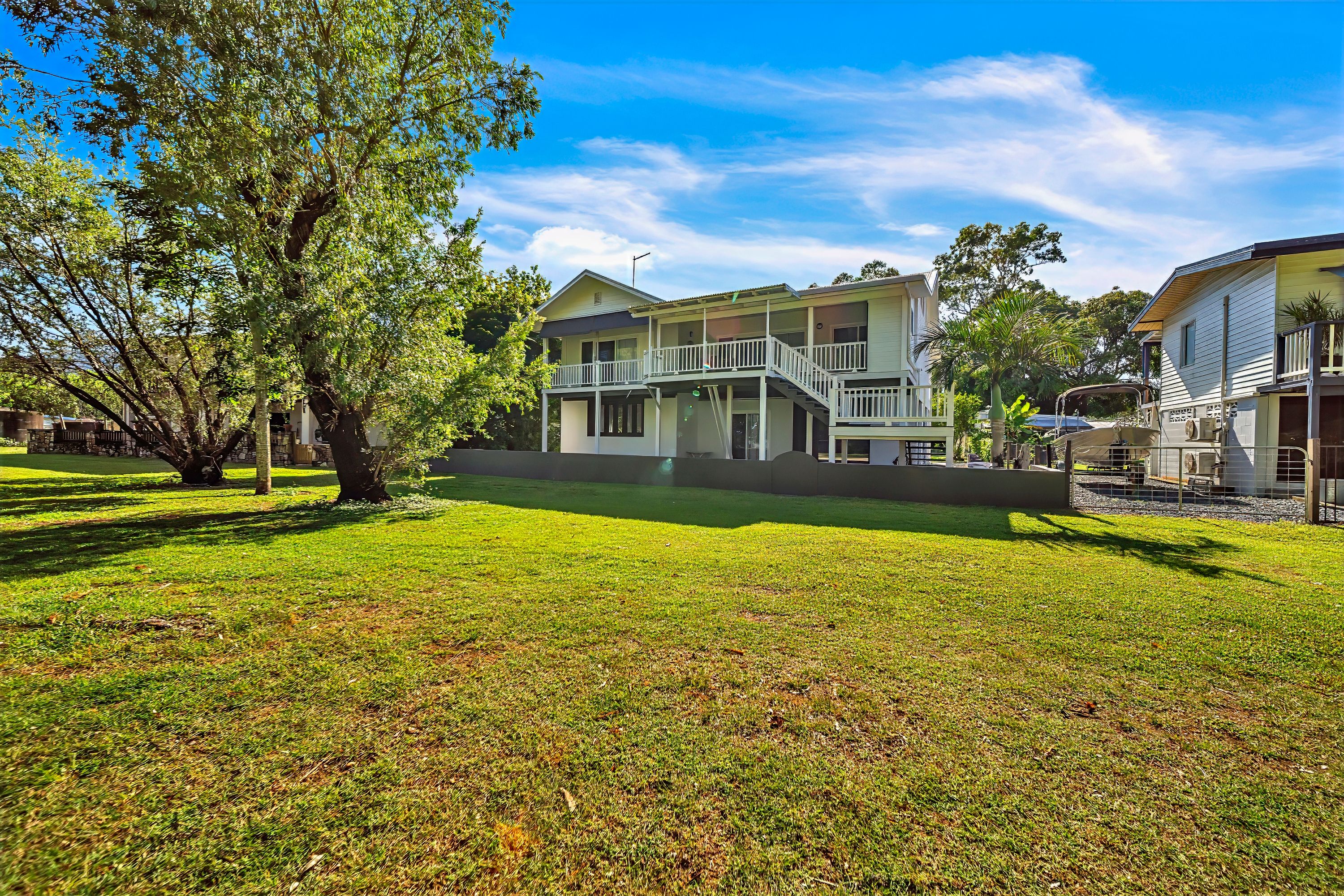 34 Davison Road, Wilson Beach QLD 4800