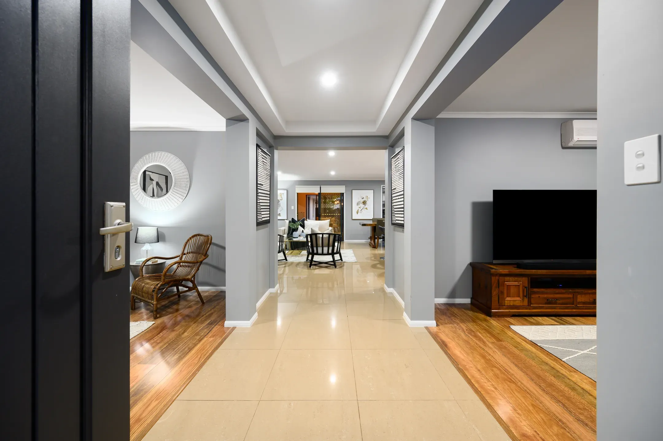 40 Regatta Avenue — photo 3 of 17