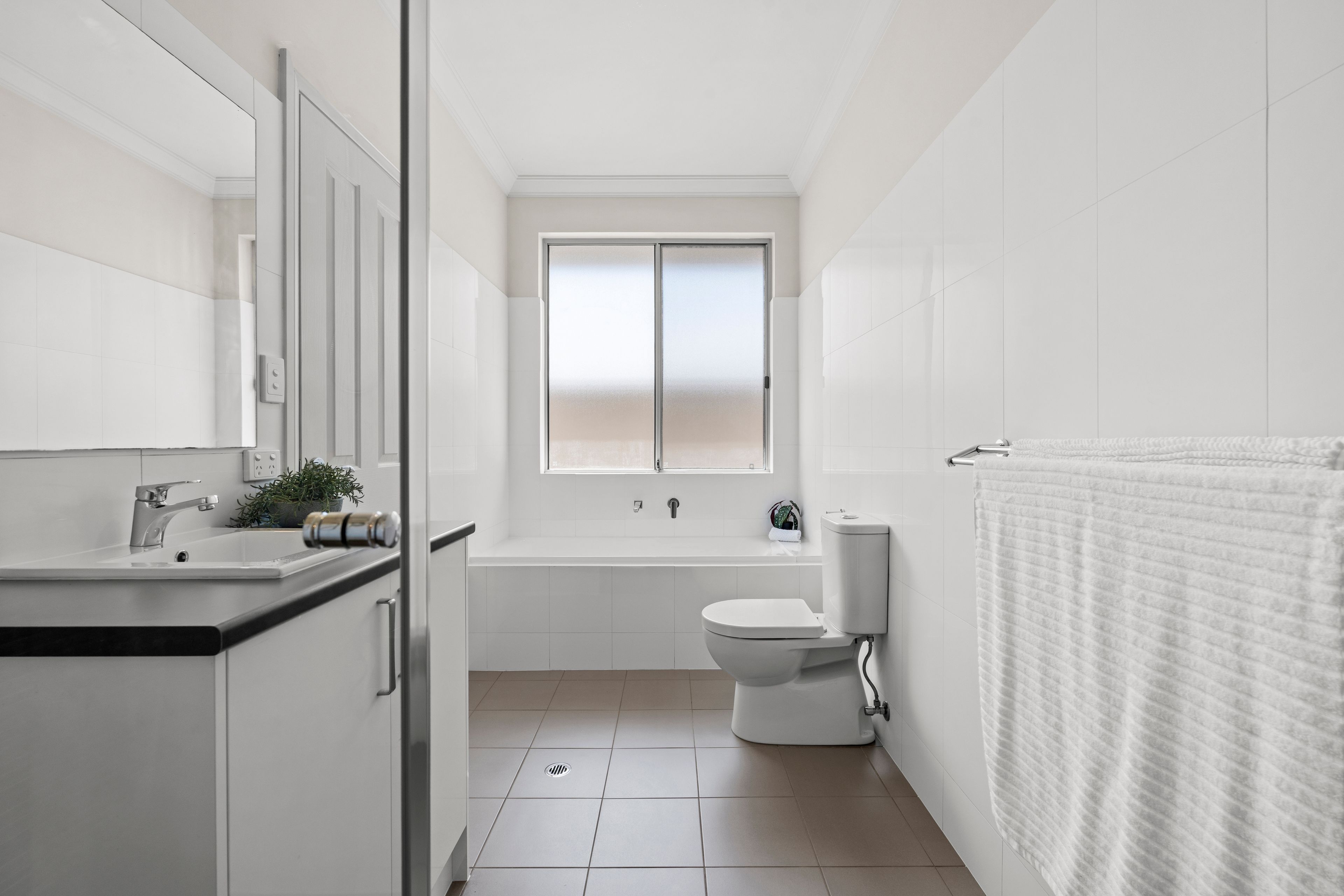 64B White Crescent — photo 13 of 18