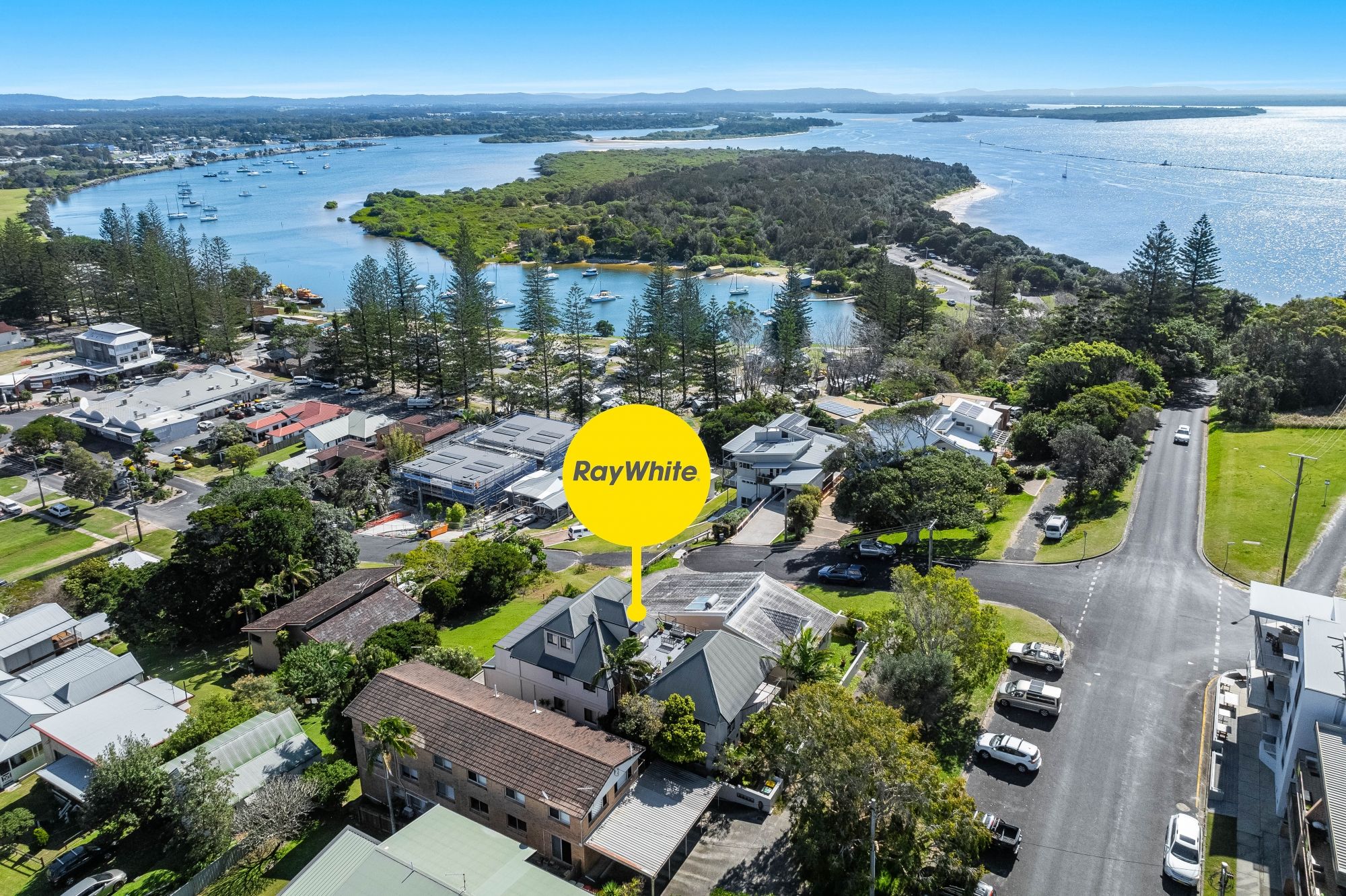 2/9 Clarence Street, Yamba, NSW 2464