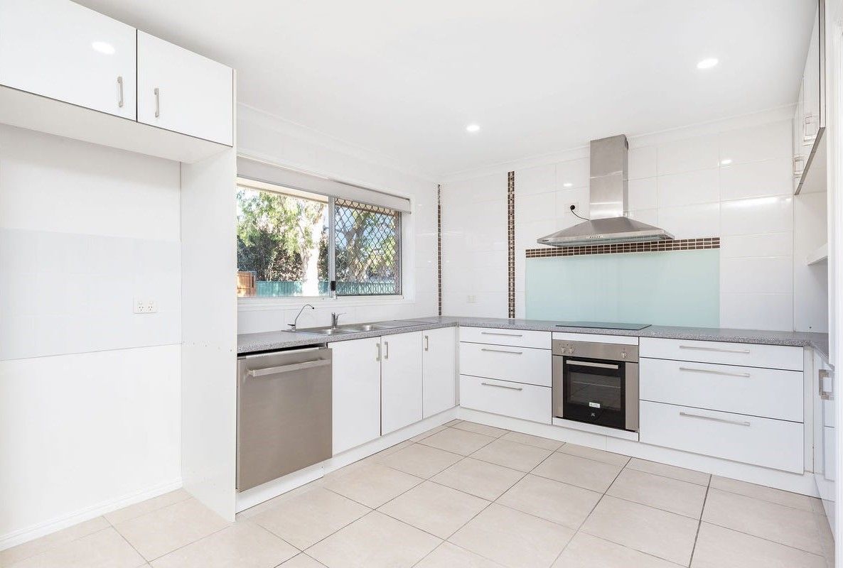 10 Queenscliff Crescent, Robina, QLD 4226
