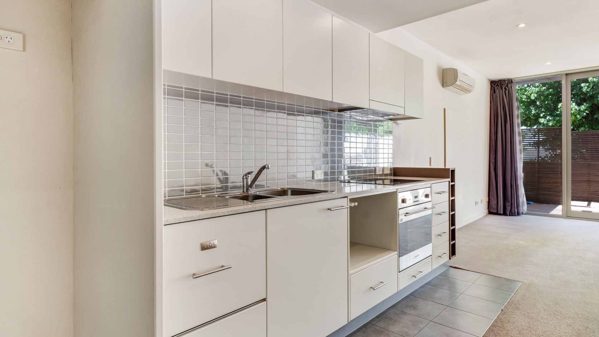 2/60 Callam Street, Phillip, ACT 2606