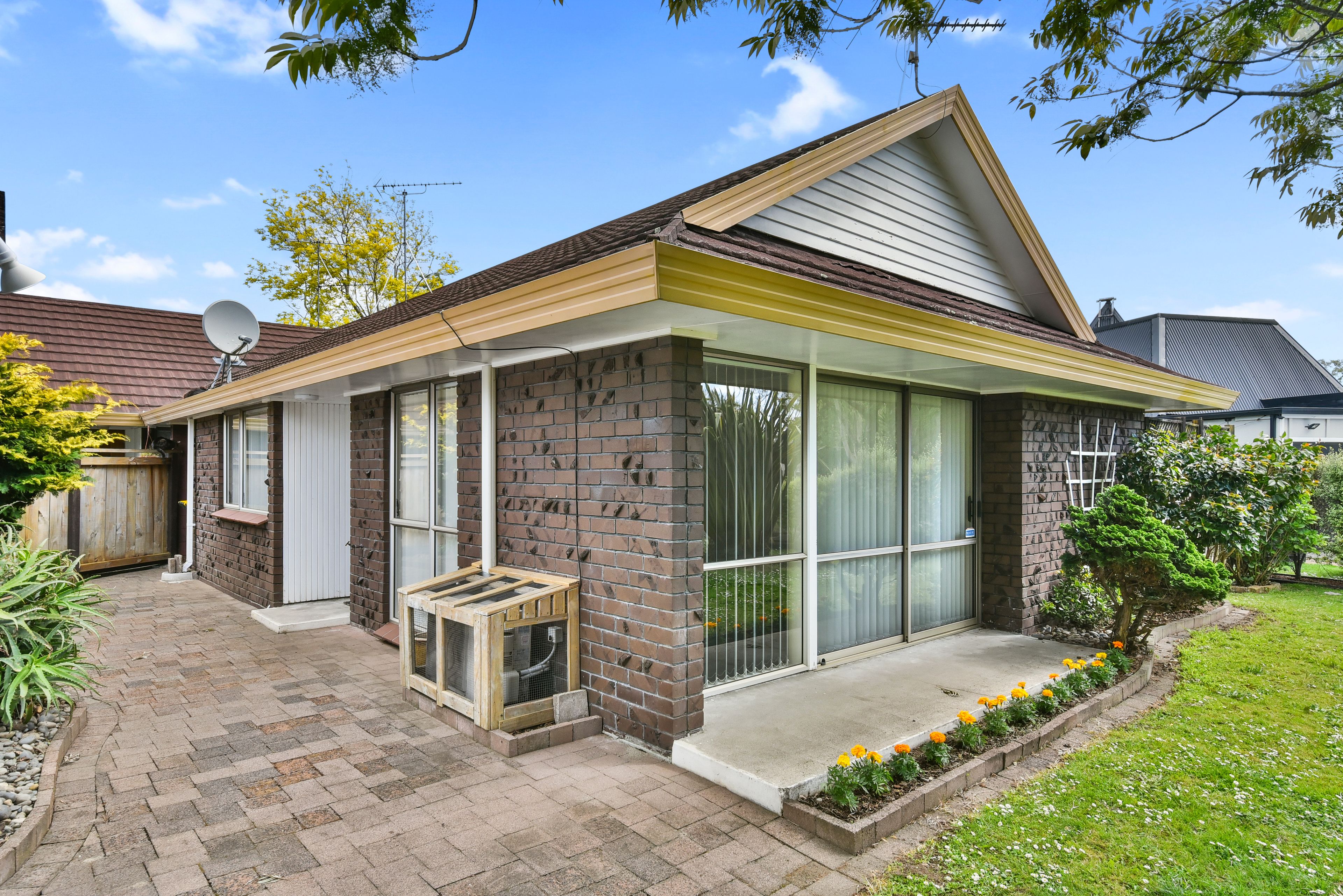 1/4 Balgowan Terrace, Conifer Grove, Manukau City