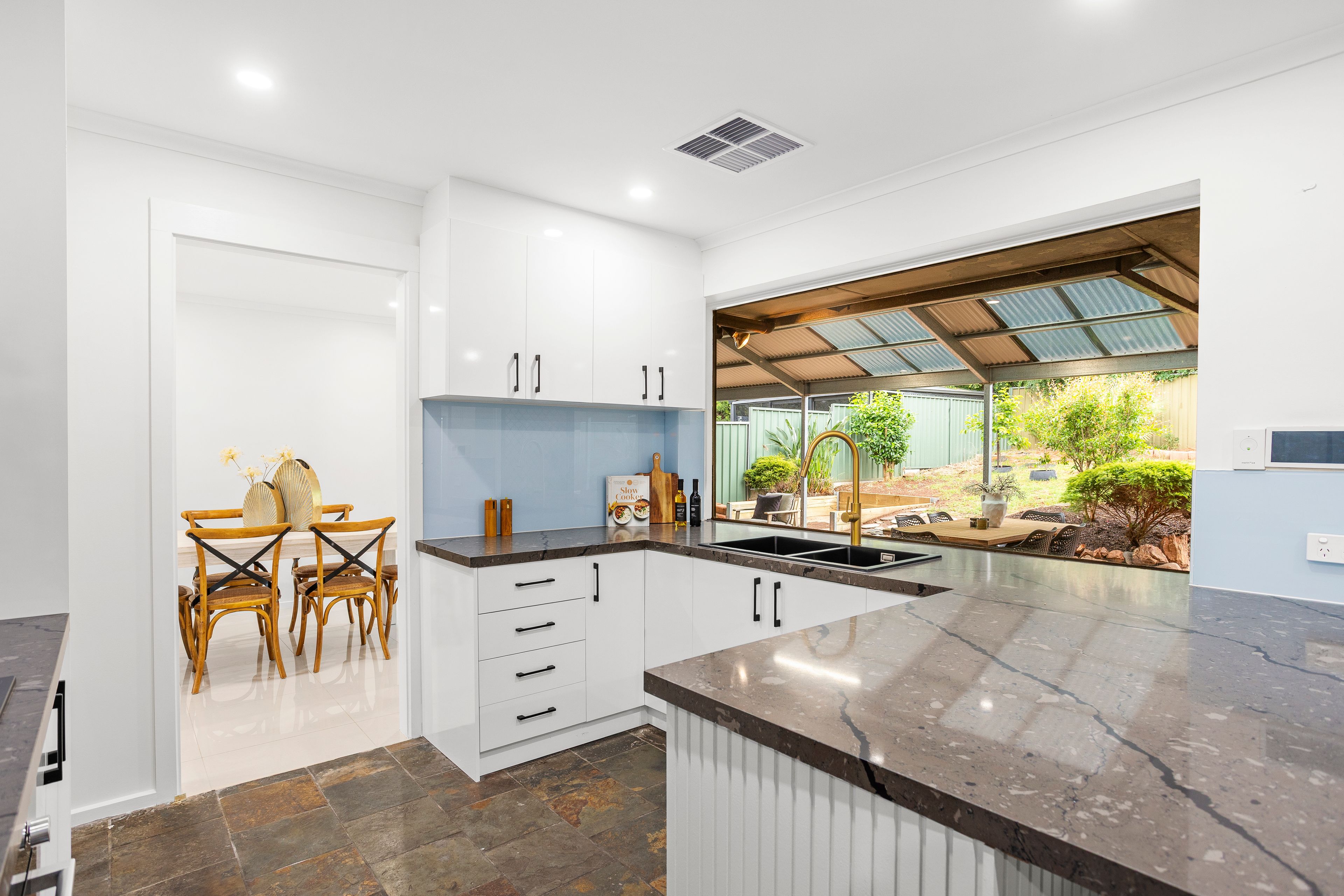 40 Kingfisher Drive — photo 10 of 27