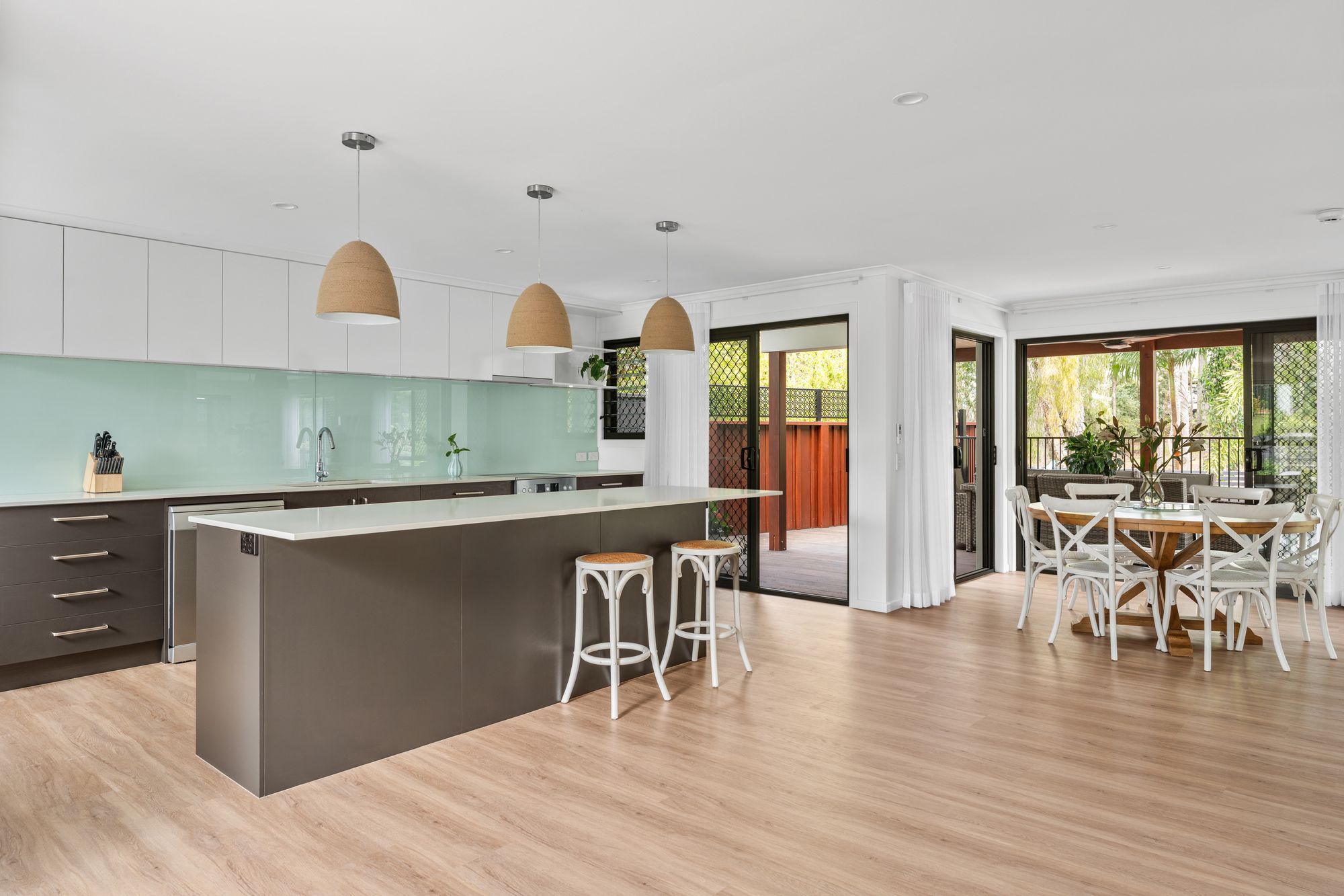 33 Sandringham Drive — photo 10 of 30