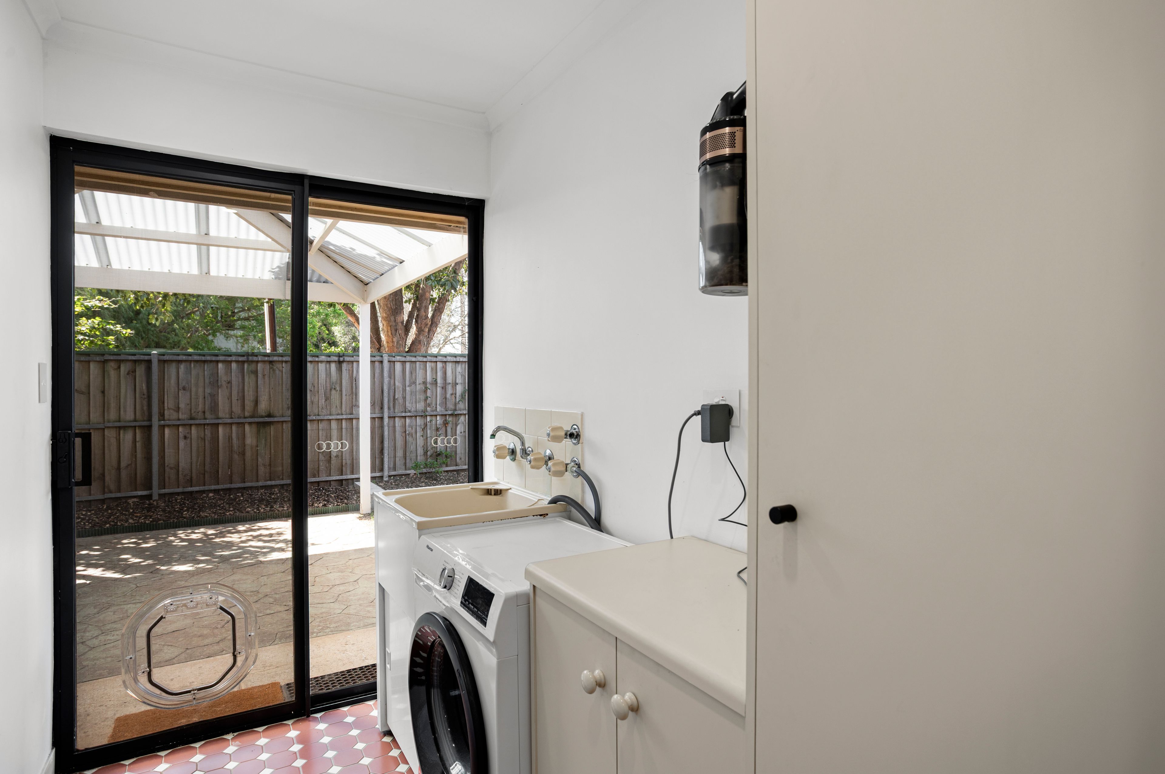 1/4 Burnley Street — photo 13 of 17