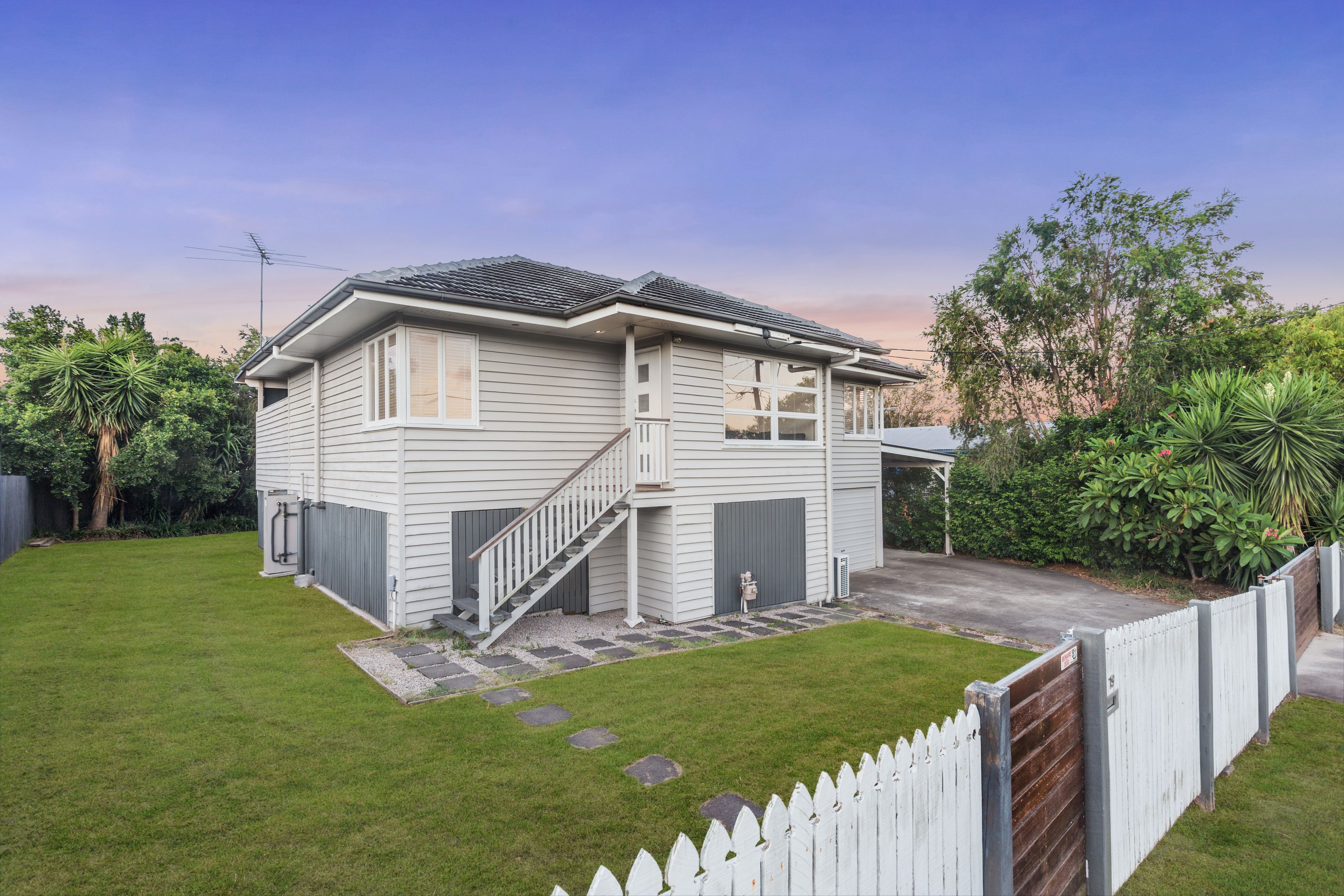 19 Basnett Street, Chermside West, QLD 4032