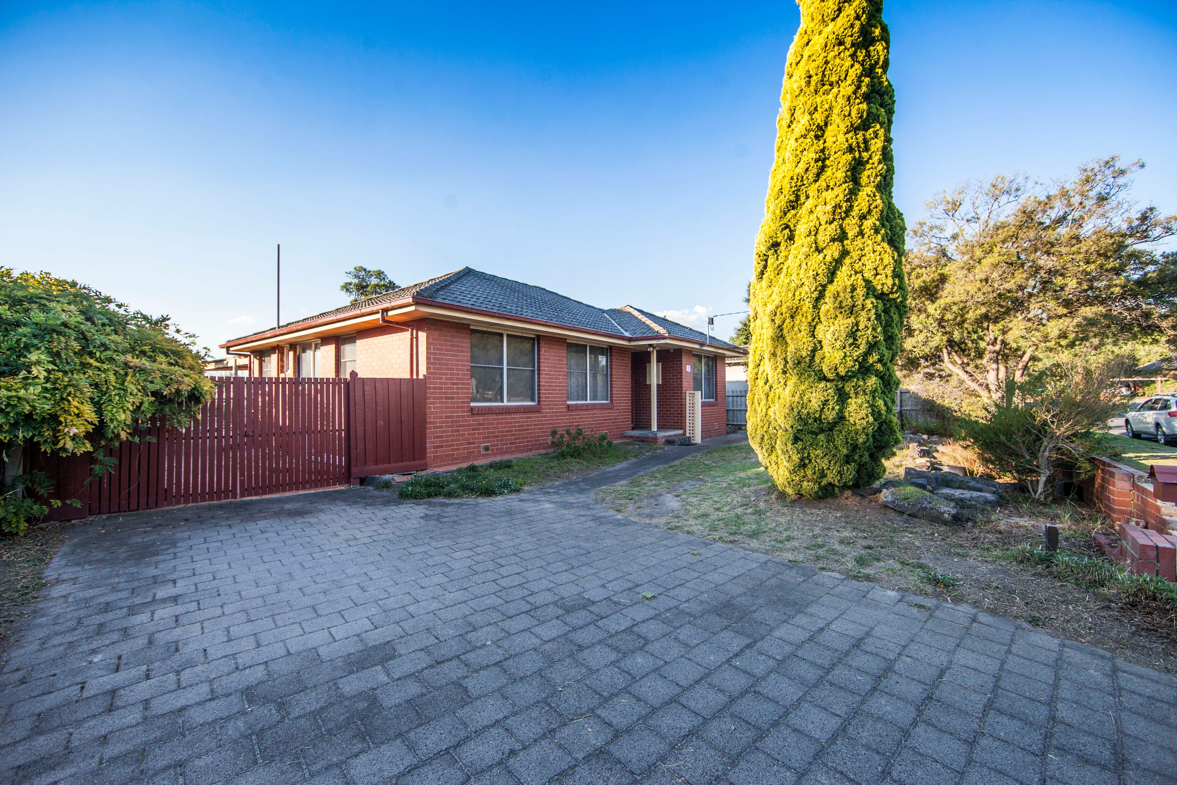 1 Aleppo Crescent, Frankston North VIC 3200