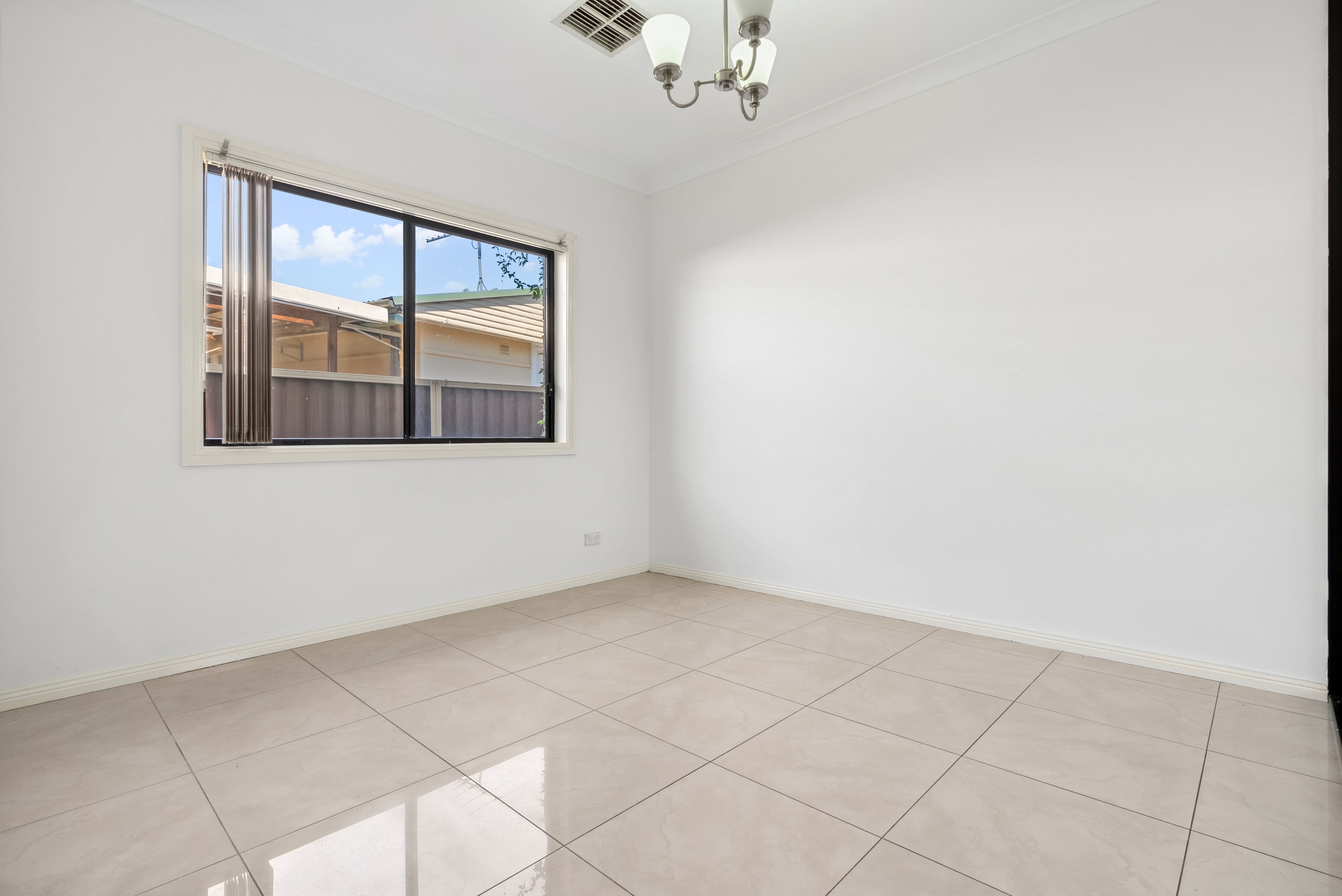 13 Leichhardt Avenue — photo 10 of 14