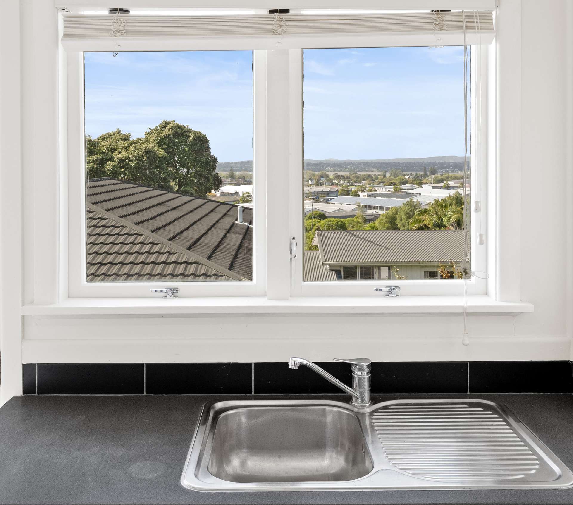 4/27 Caulton Street photo 3