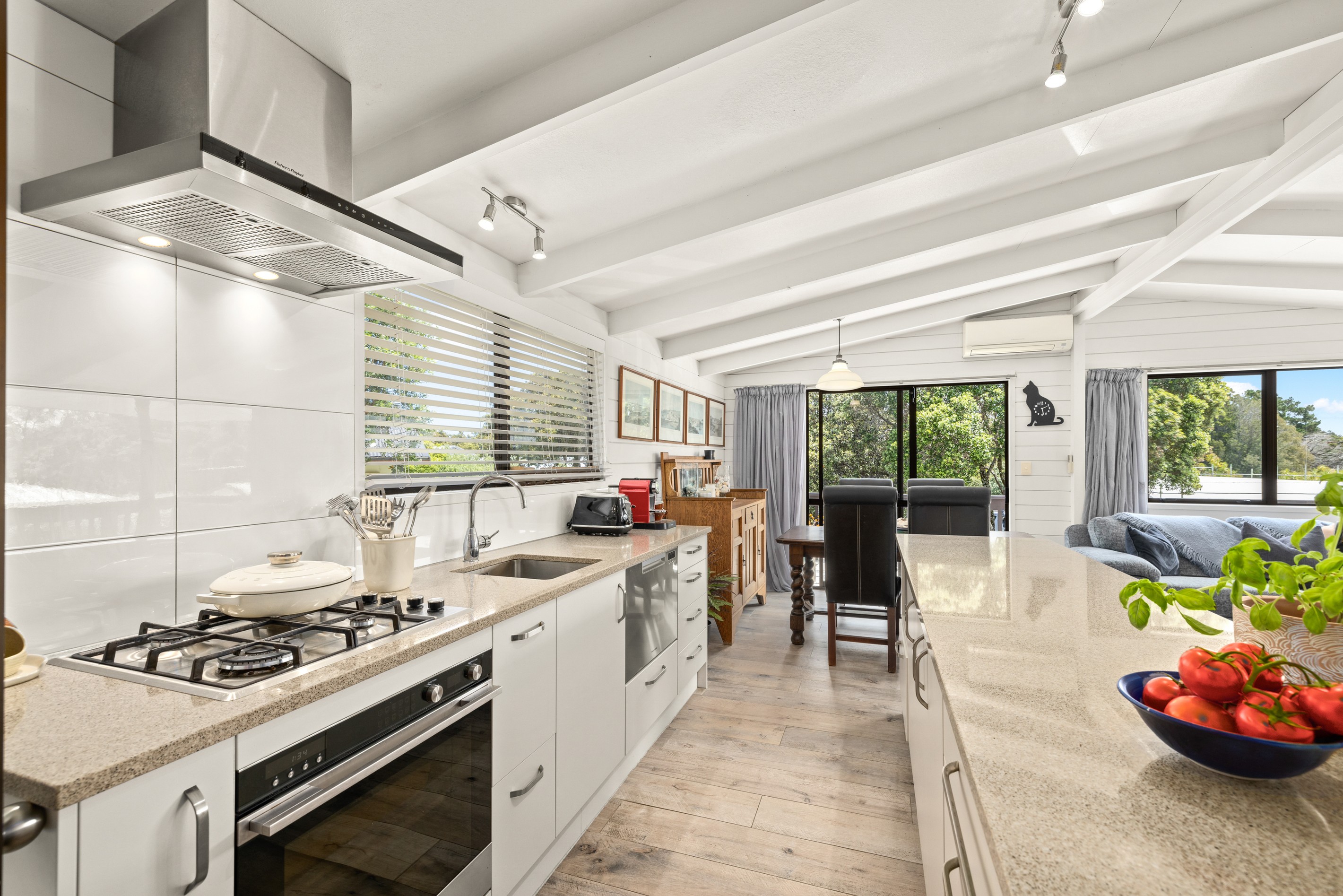 12 Twilight Bay, Omaha, Rodney