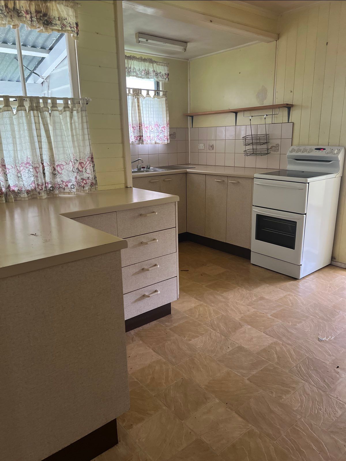 4 Drem Street, Toogoolawah, QLD 4313