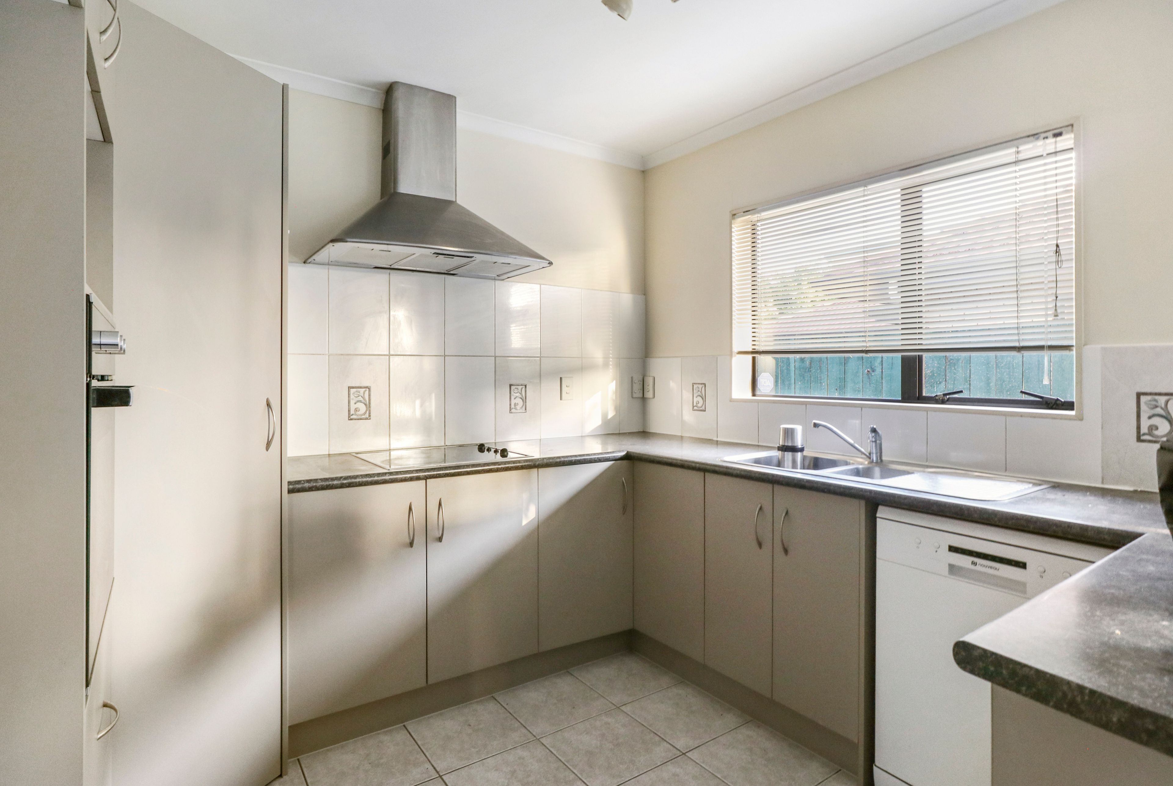 9 Peng Place, Mangere Bridge, Manukau City