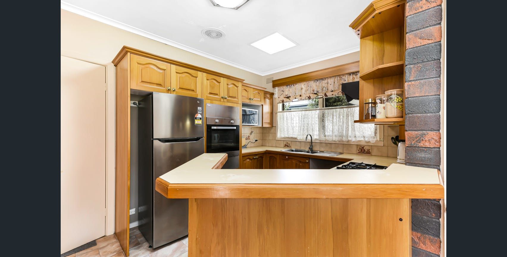 11 Pamela Street — photo 3 of 7