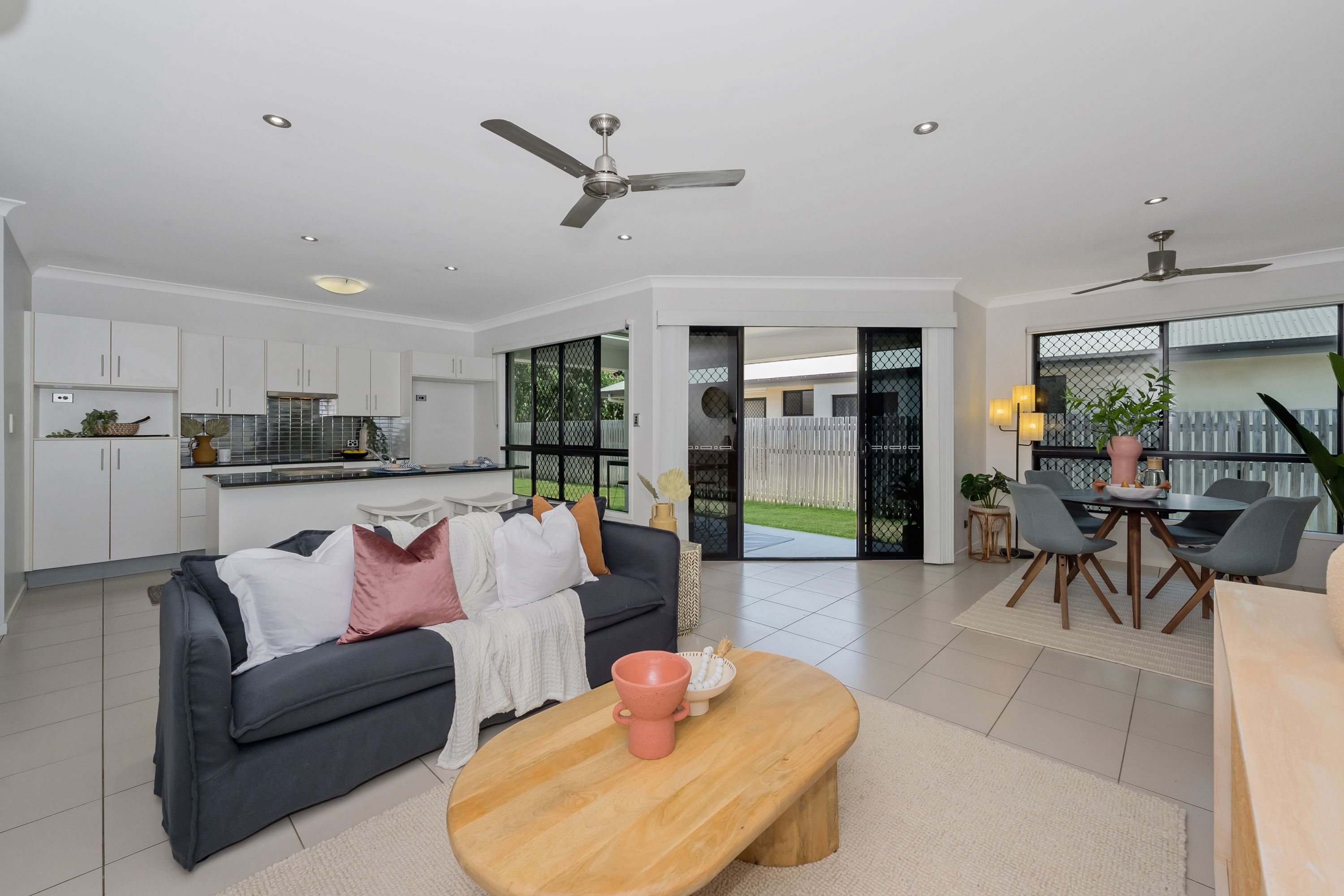 8 Burlingon Circuit, Mount Louisa, QLD 4814