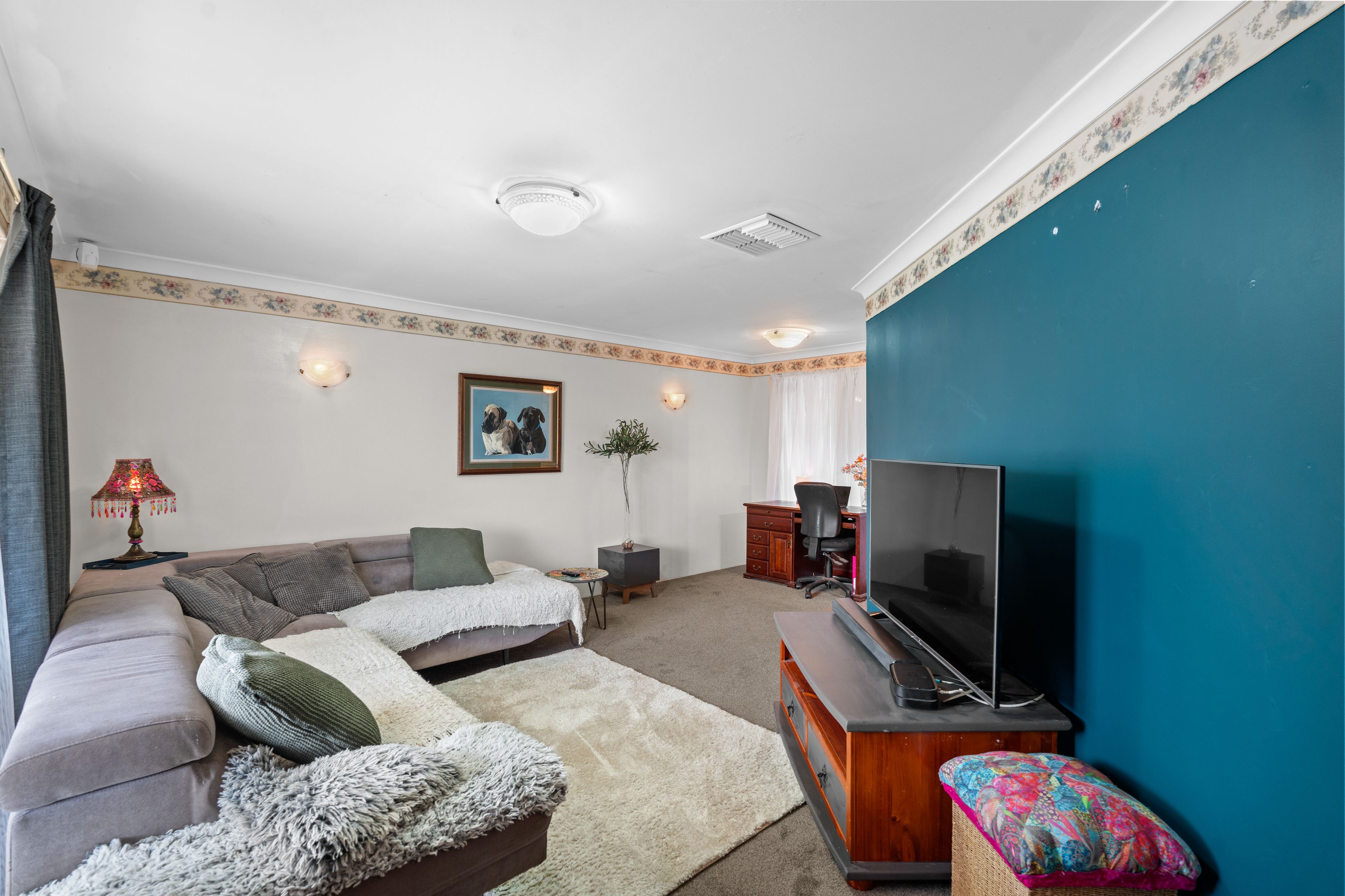 18 DURACK Crescent — photo 12 of 23