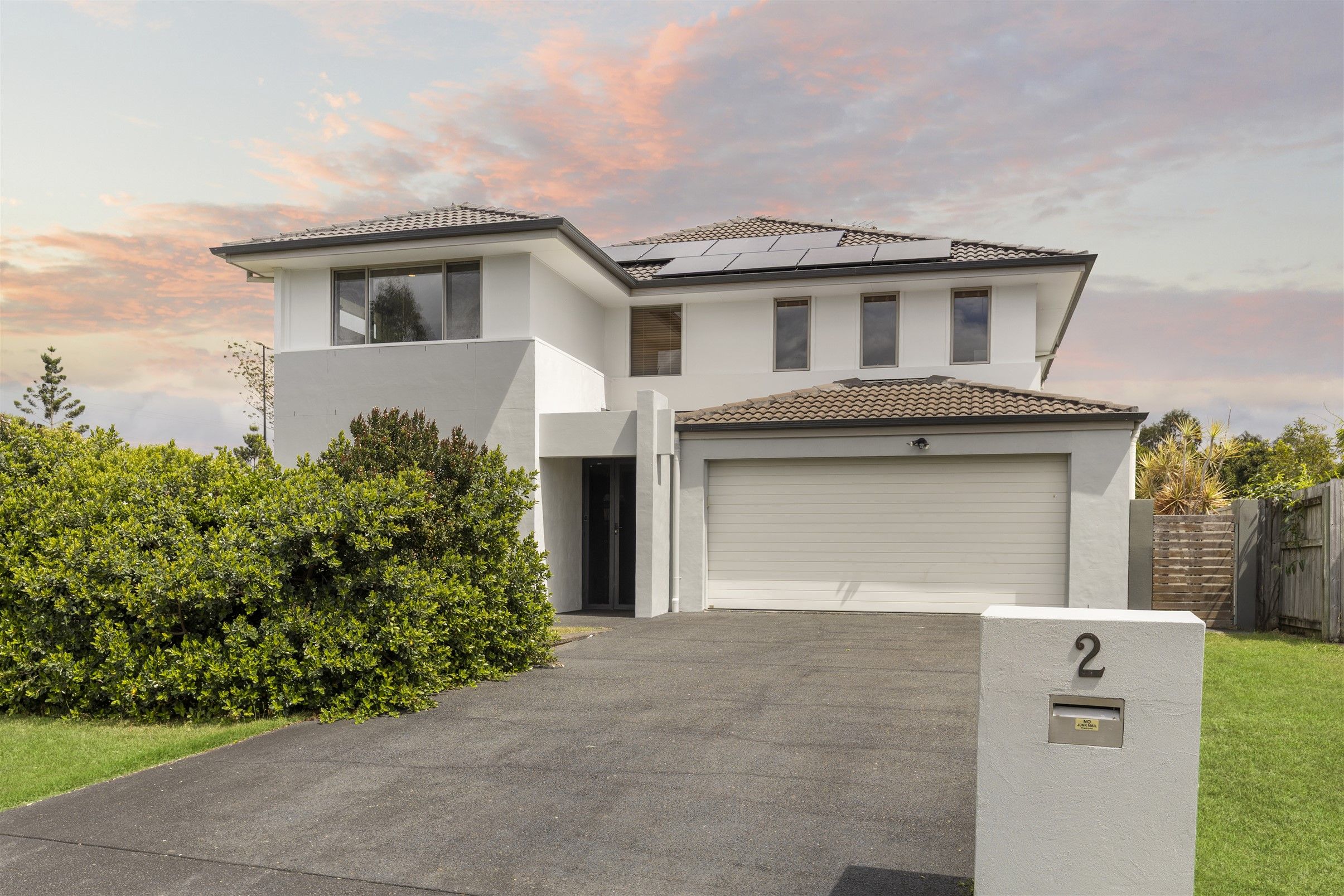 2 Lyrebird Crescent — photo from Ray White Mitchelton