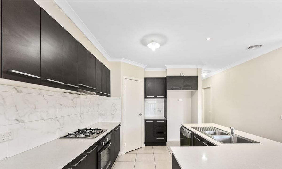 48 Mackillop Way, Clyde North, VIC 3978