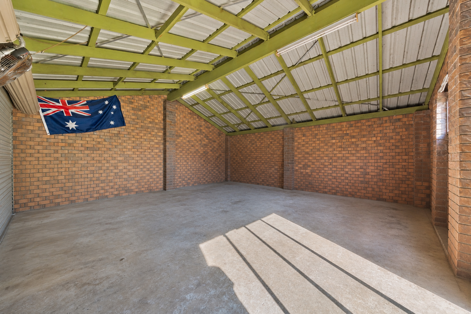 60 Roselea Street — photo 12 of 17