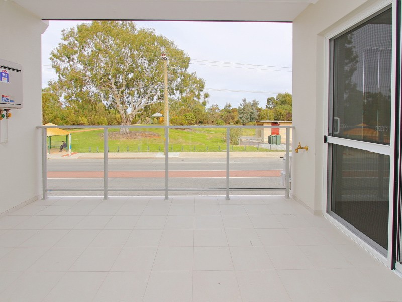 4/2 Wallace Street, Belmont, WA 6104