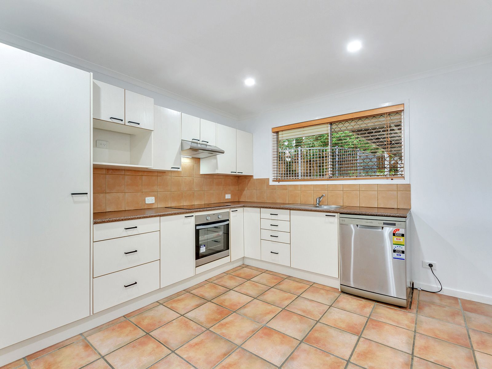 7 Folkstone Avenue, Albany Creek, QLD 4035